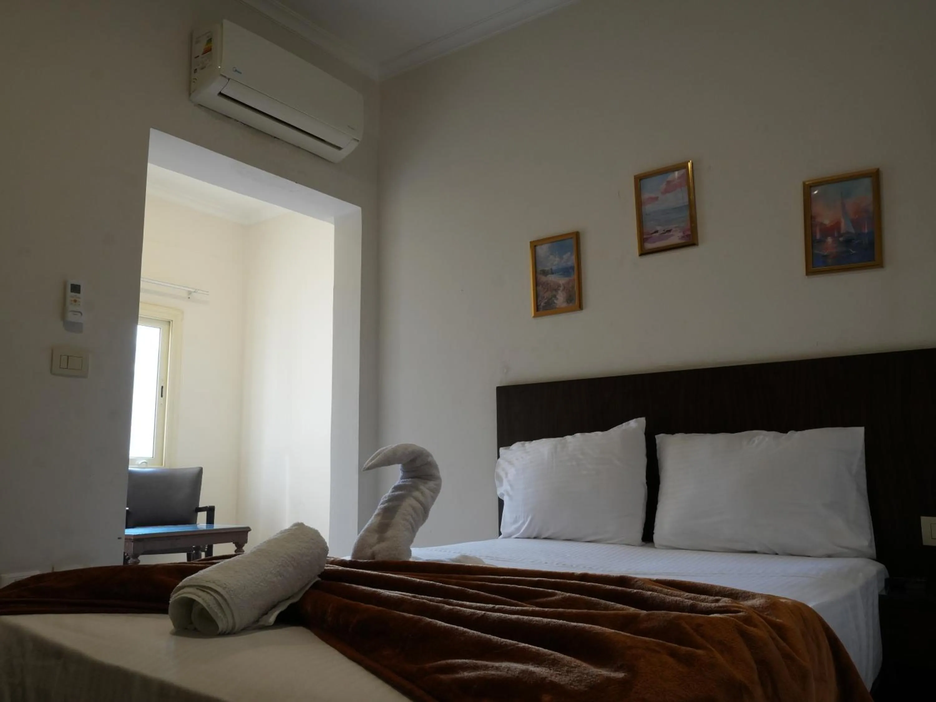 Decorative detail, Bed in Montana Hotel