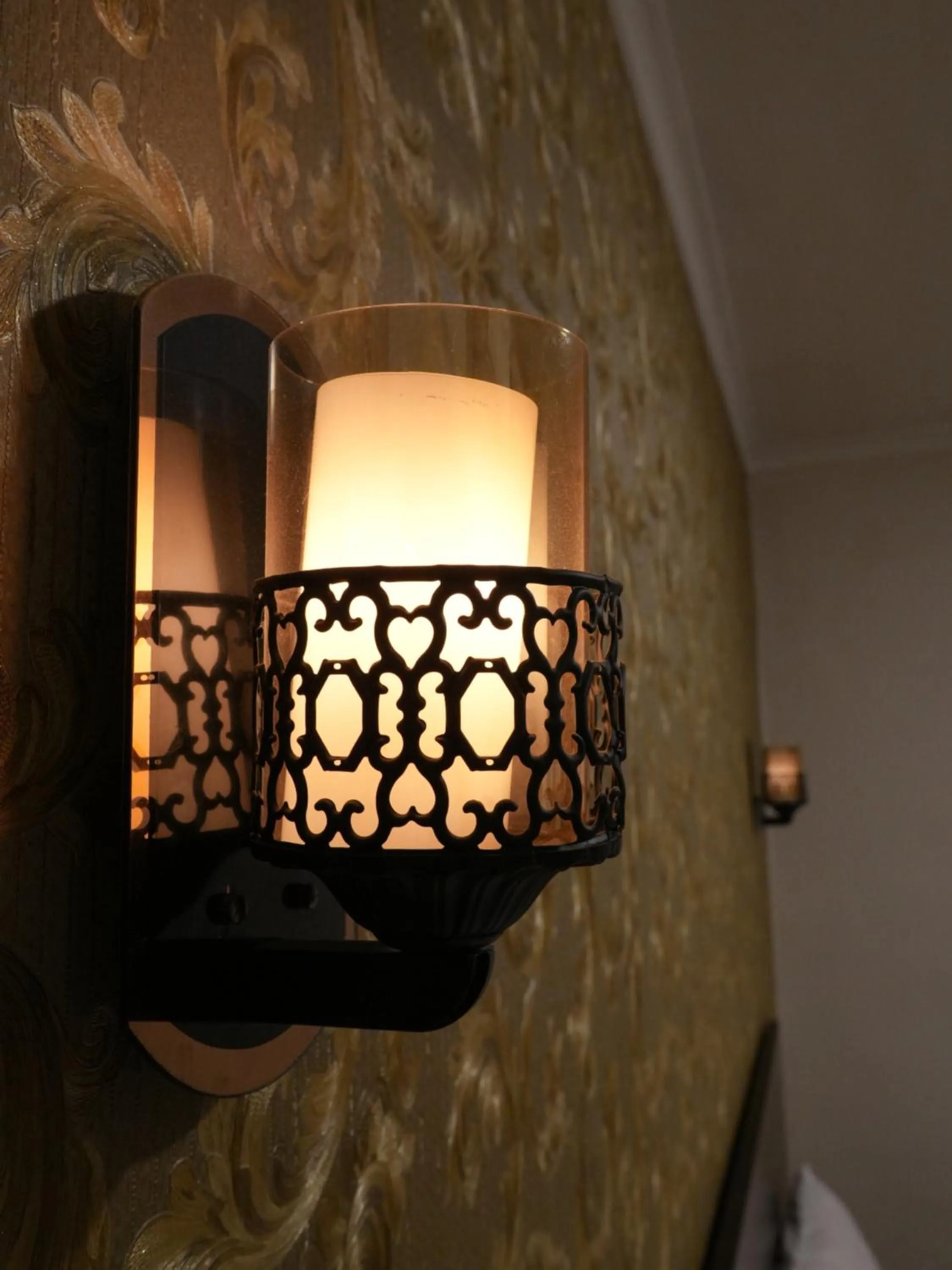 Decorative detail in Montana Hotel