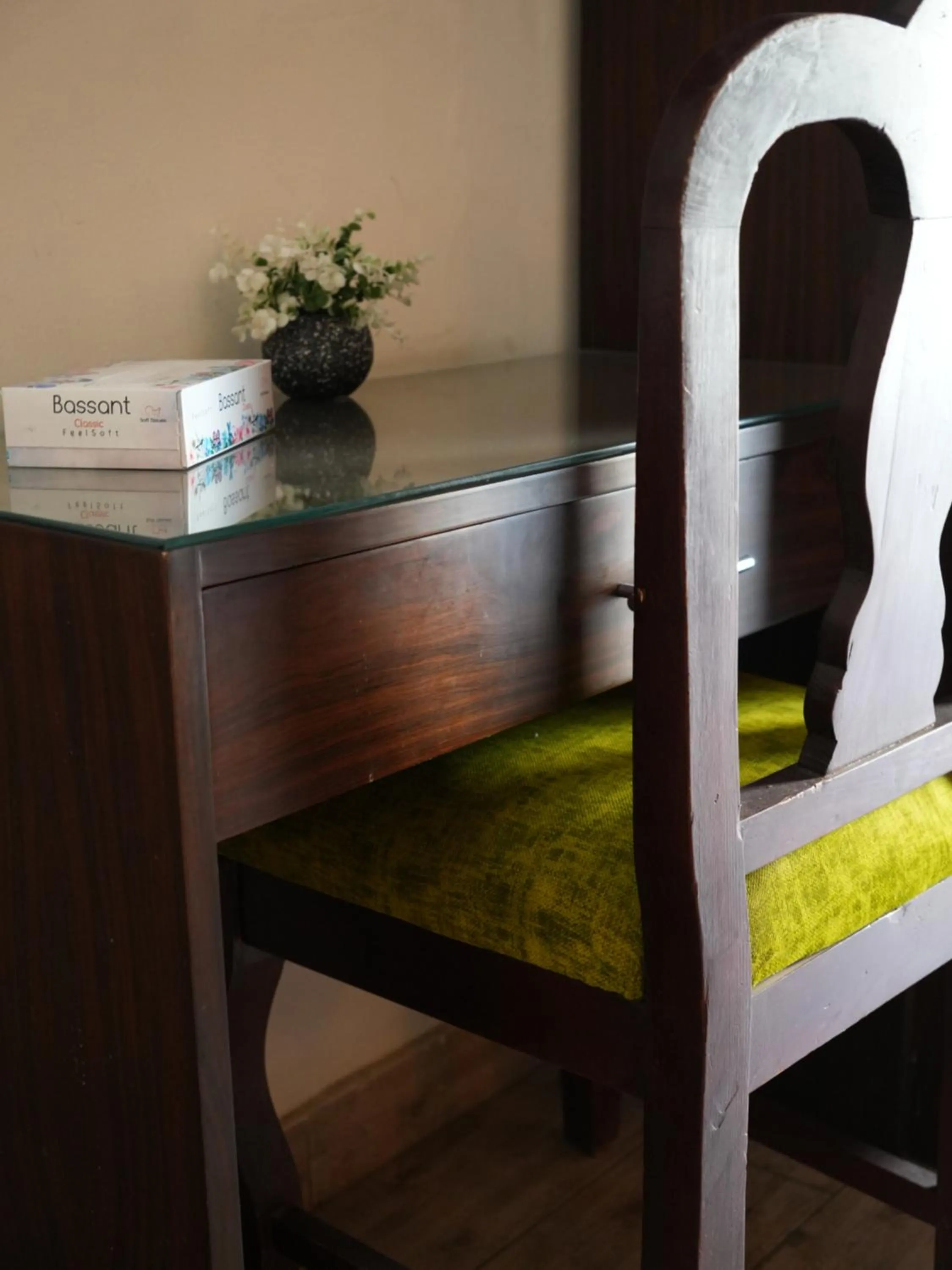 hair dresser in Montana Hotel