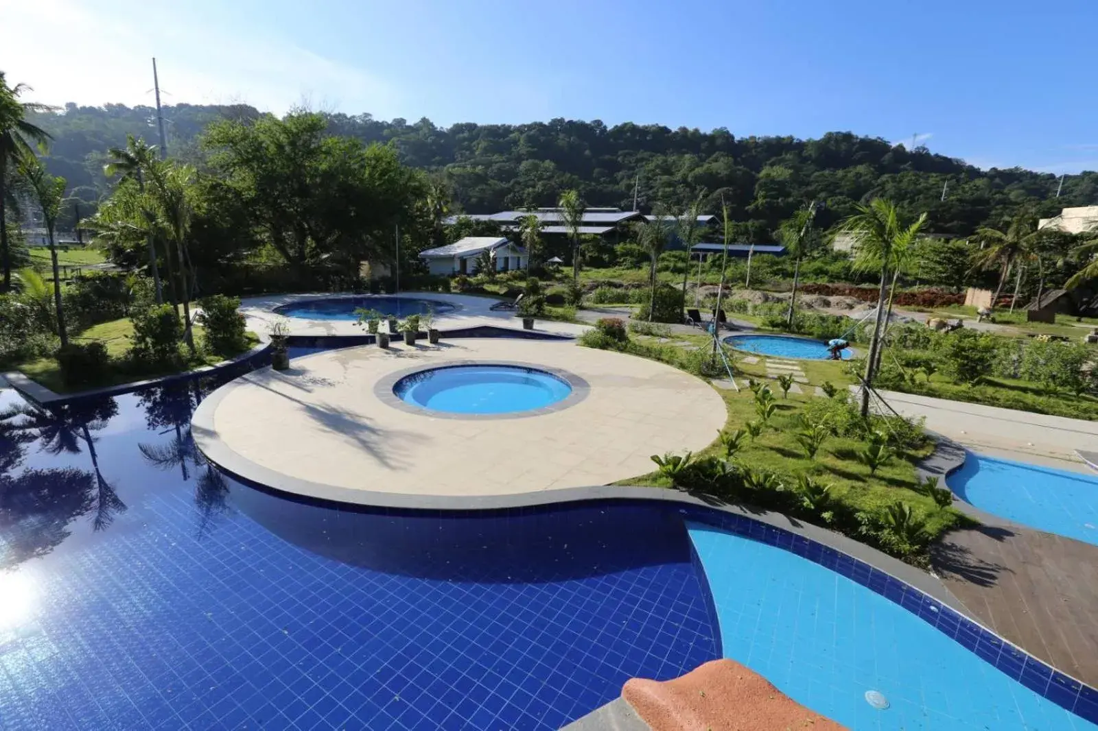 Swimming pool in Samba Bluewater Resort Swimming pool in Samba Bluewater Resort
