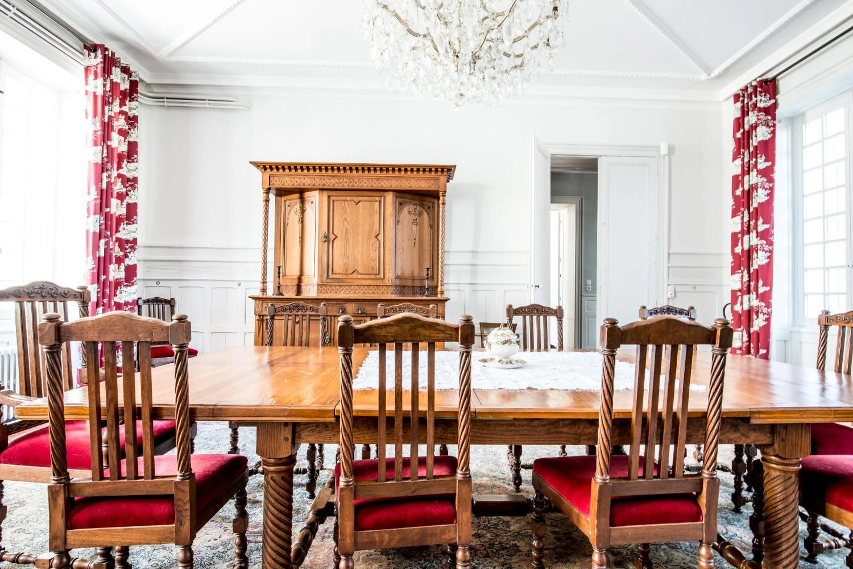 Dining area in Gîte Château de Seguin