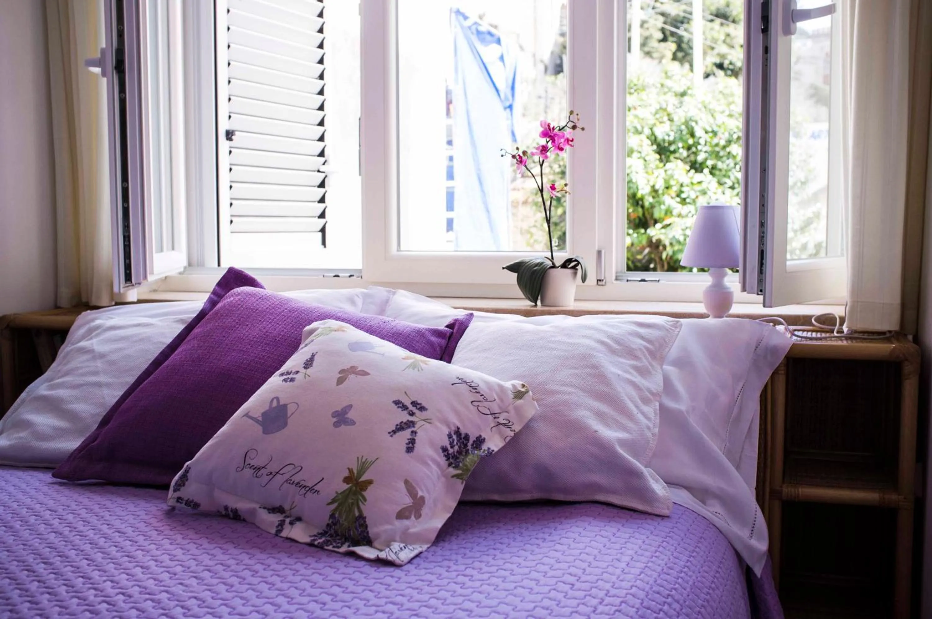 Property building, Bed in Villa Apollo B&B