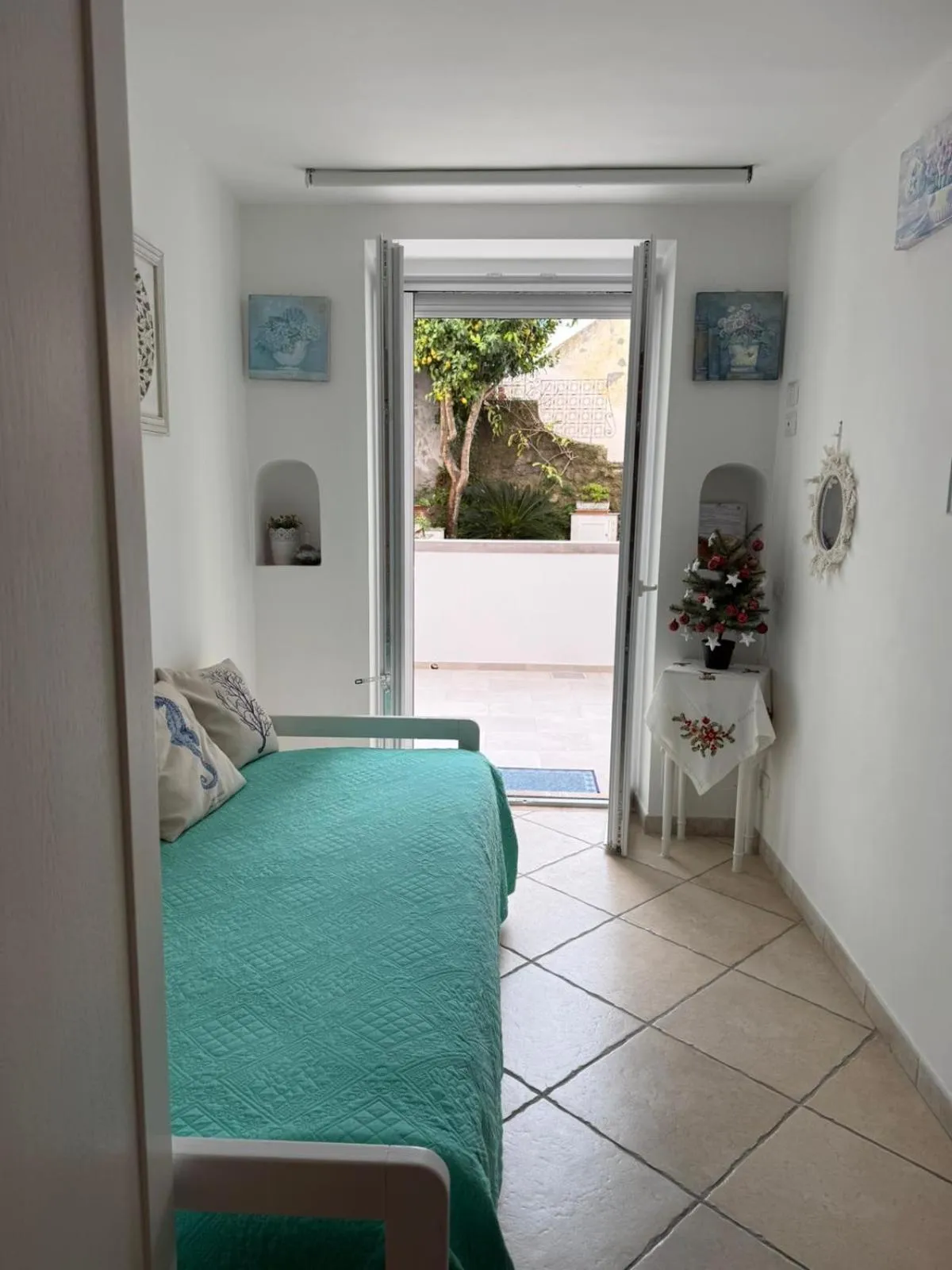 Bed in Villa Apollo B&B