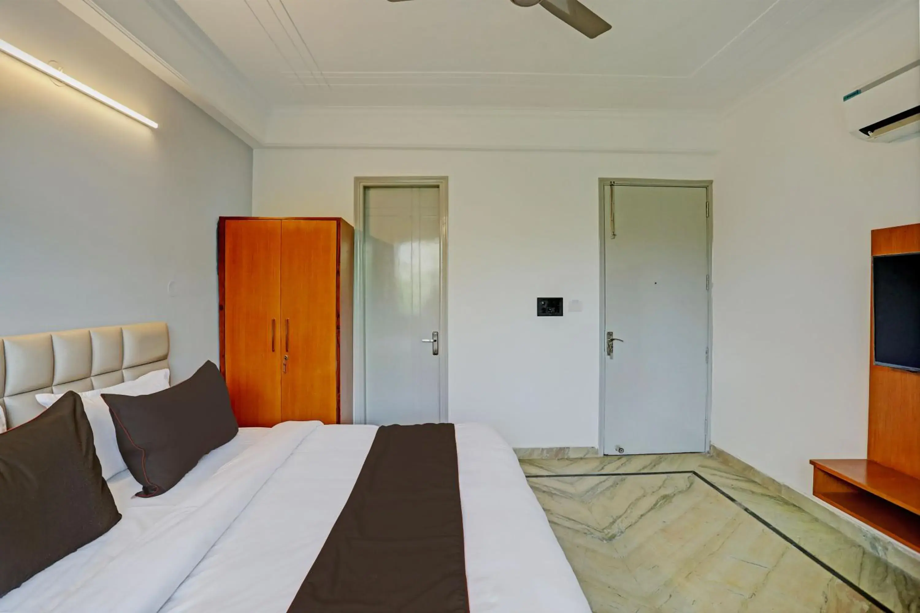 Bed in Roswell Inn Bed in Roswell Inn