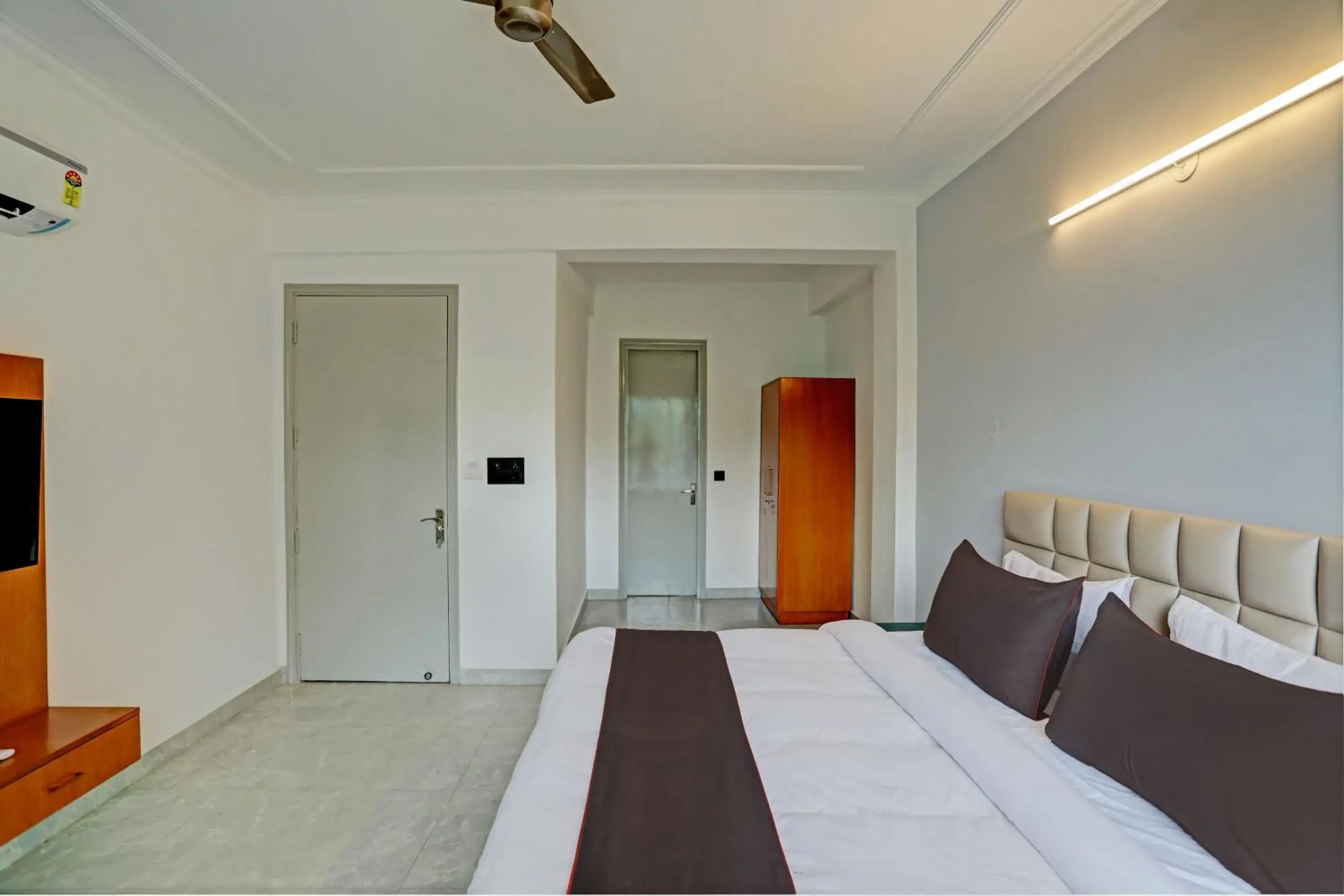 Bed in Roswell Inn Bed in Roswell Inn