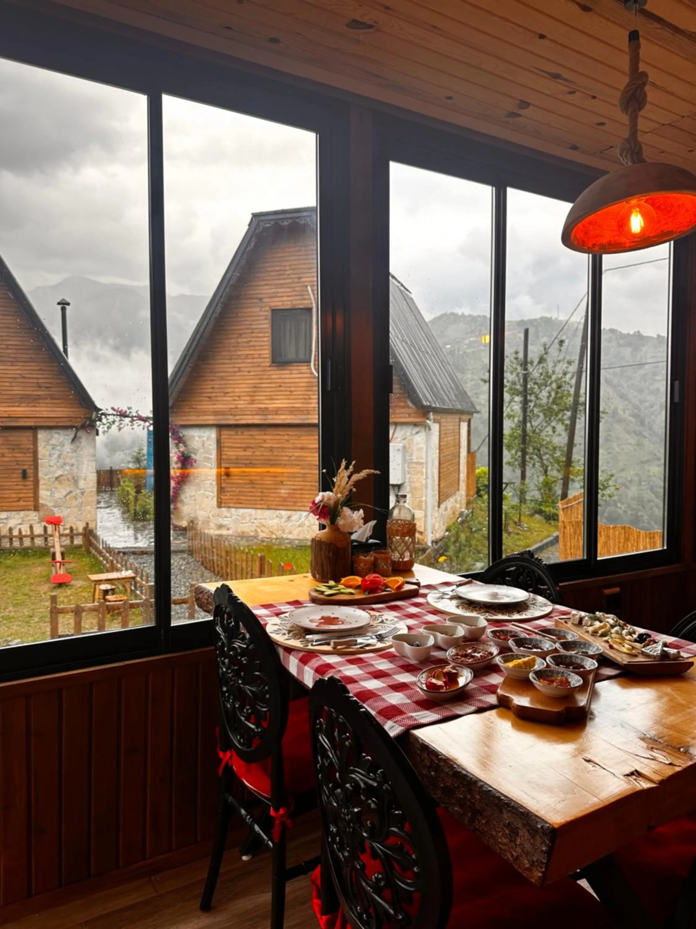 Restaurant/places to eat in Cile Vadi Bungalov