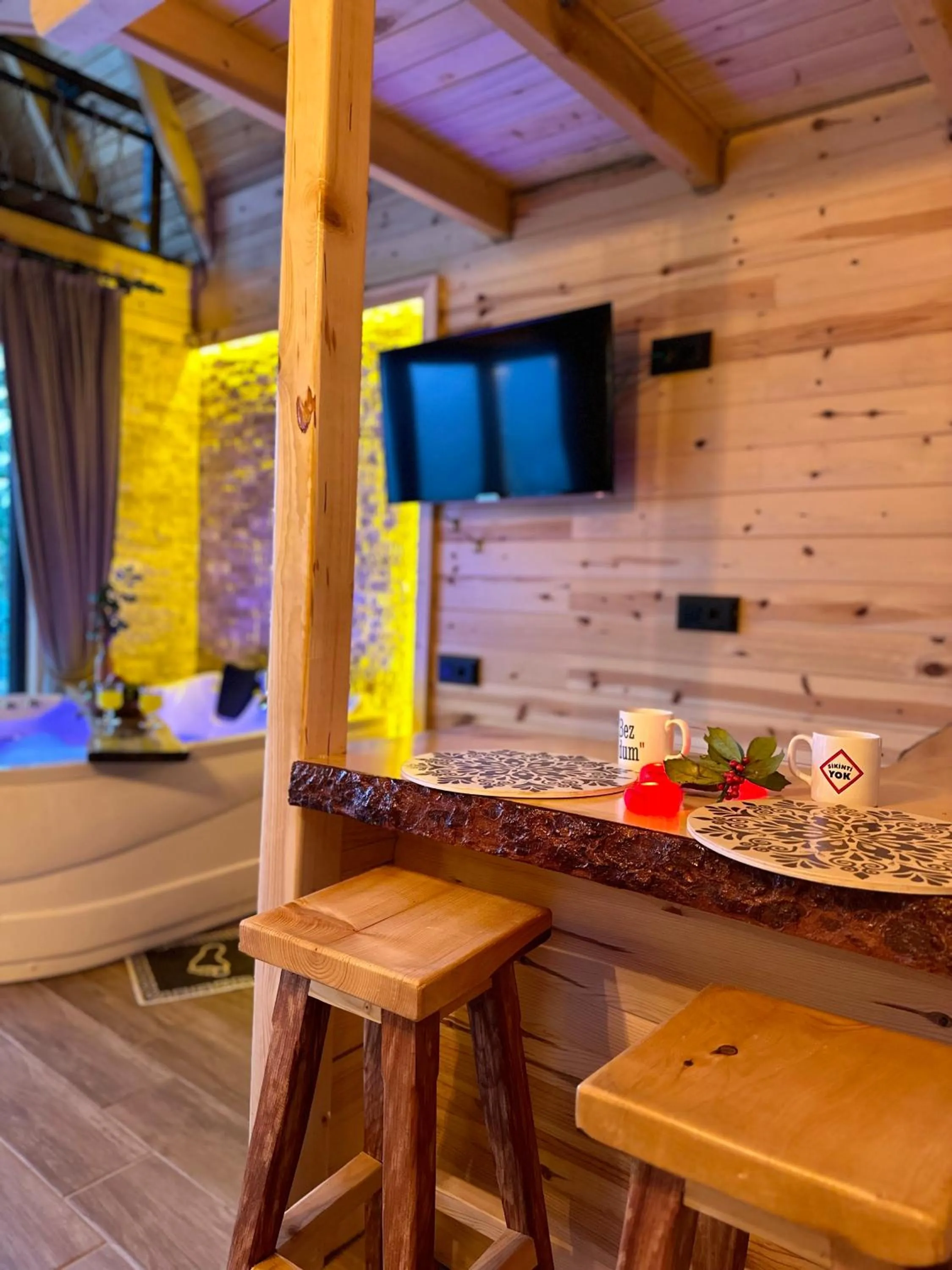 Communal lounge/ TV room, Bed in Cile Vadi Bungalov