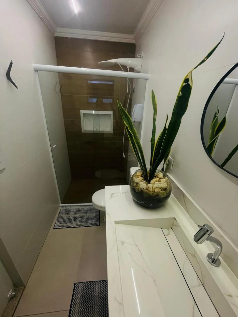 Shower in CASA HOTEL PIRACICABA