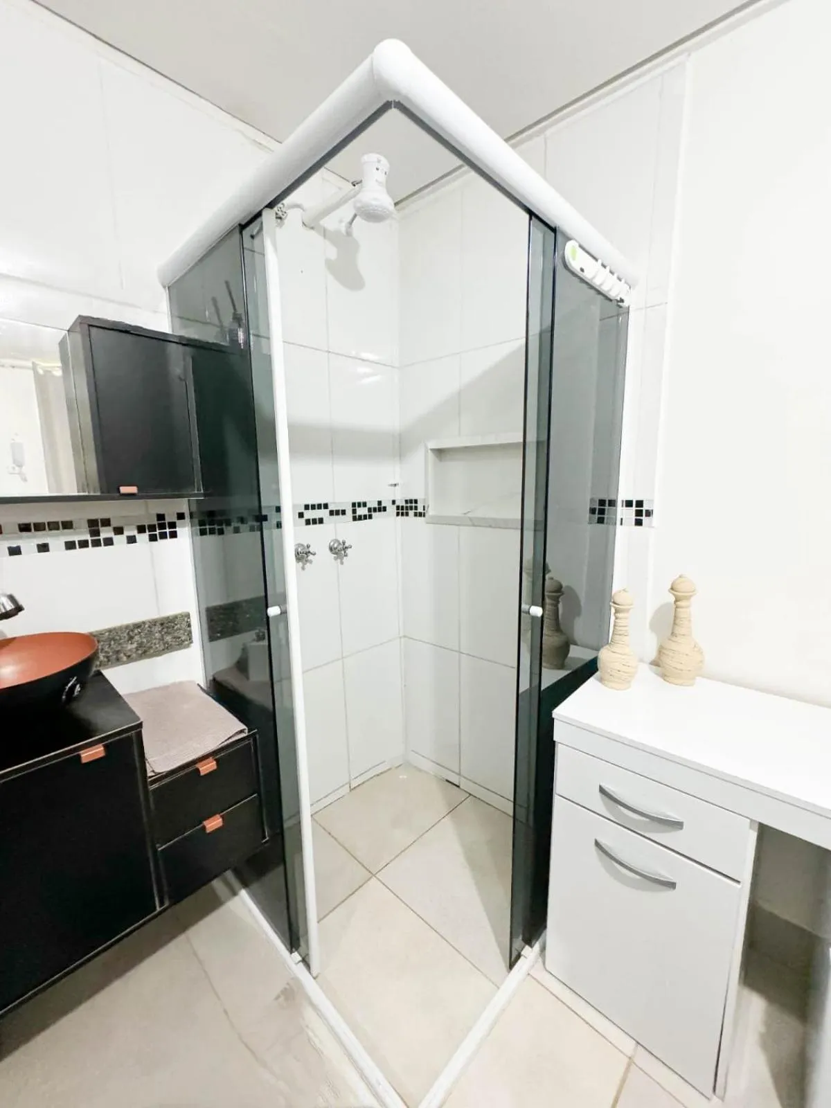 Shower in CASA HOTEL PIRACICABA