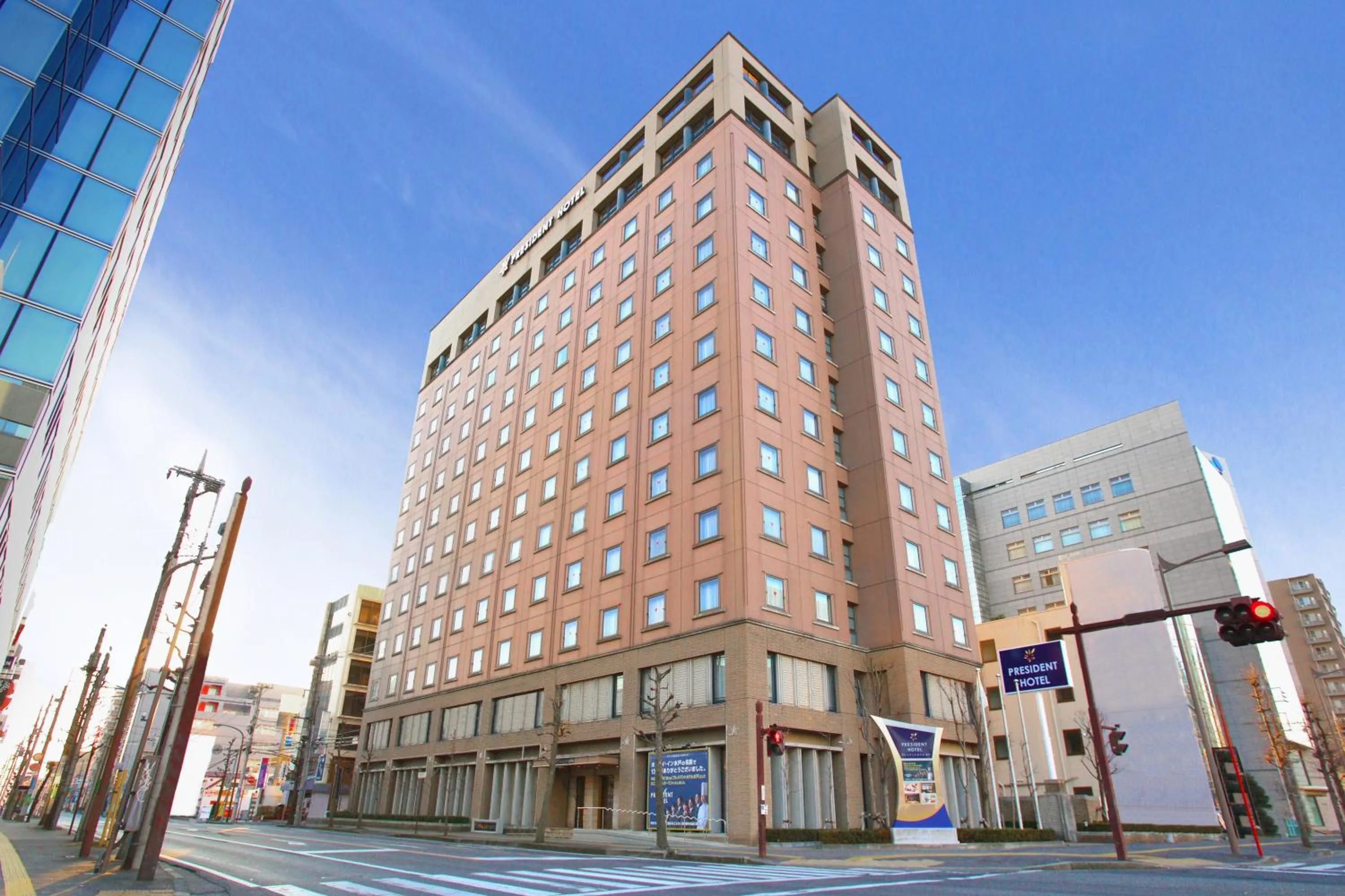 Facade/entrance in President Hotel Mito