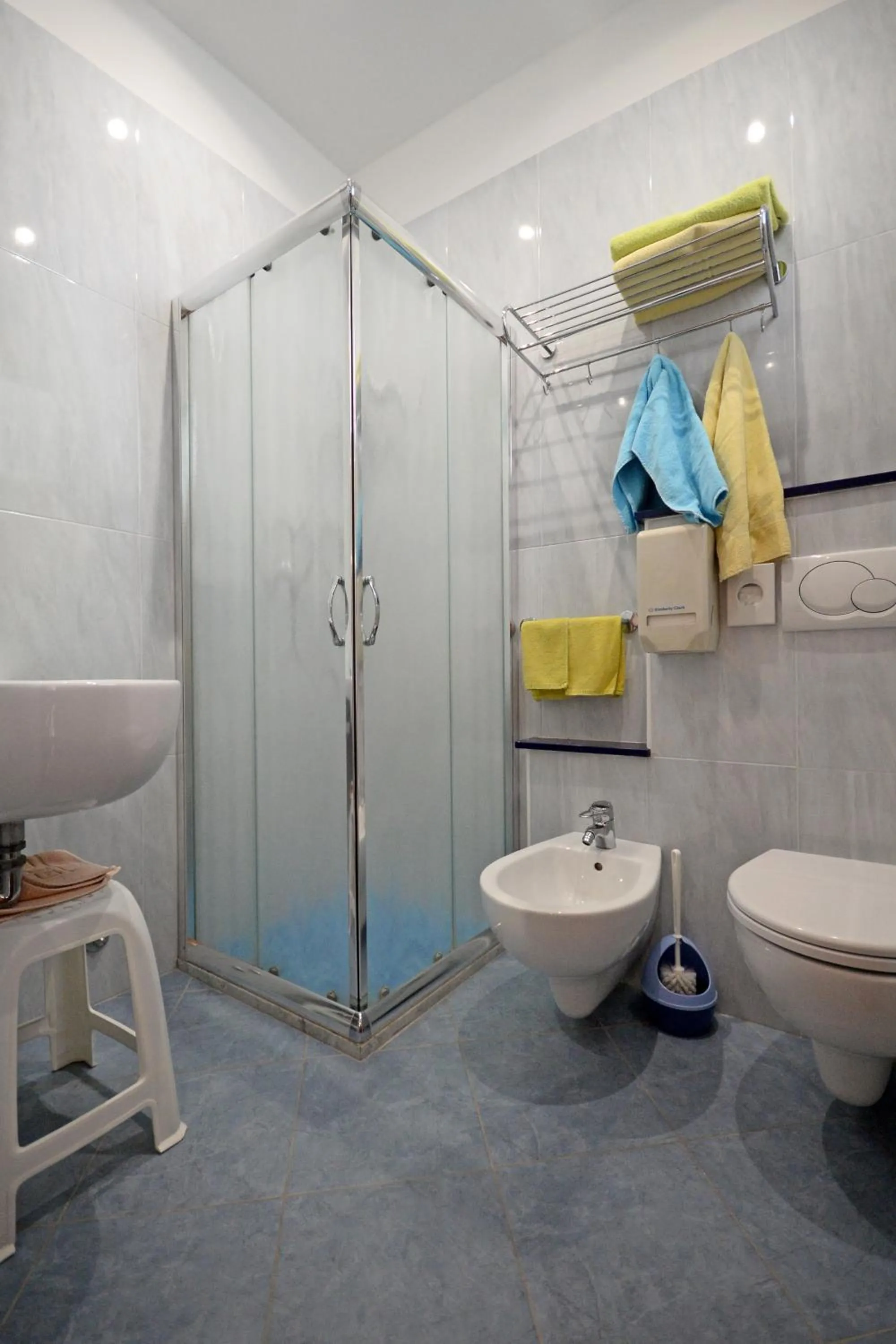 Shower in Hotel Concorde