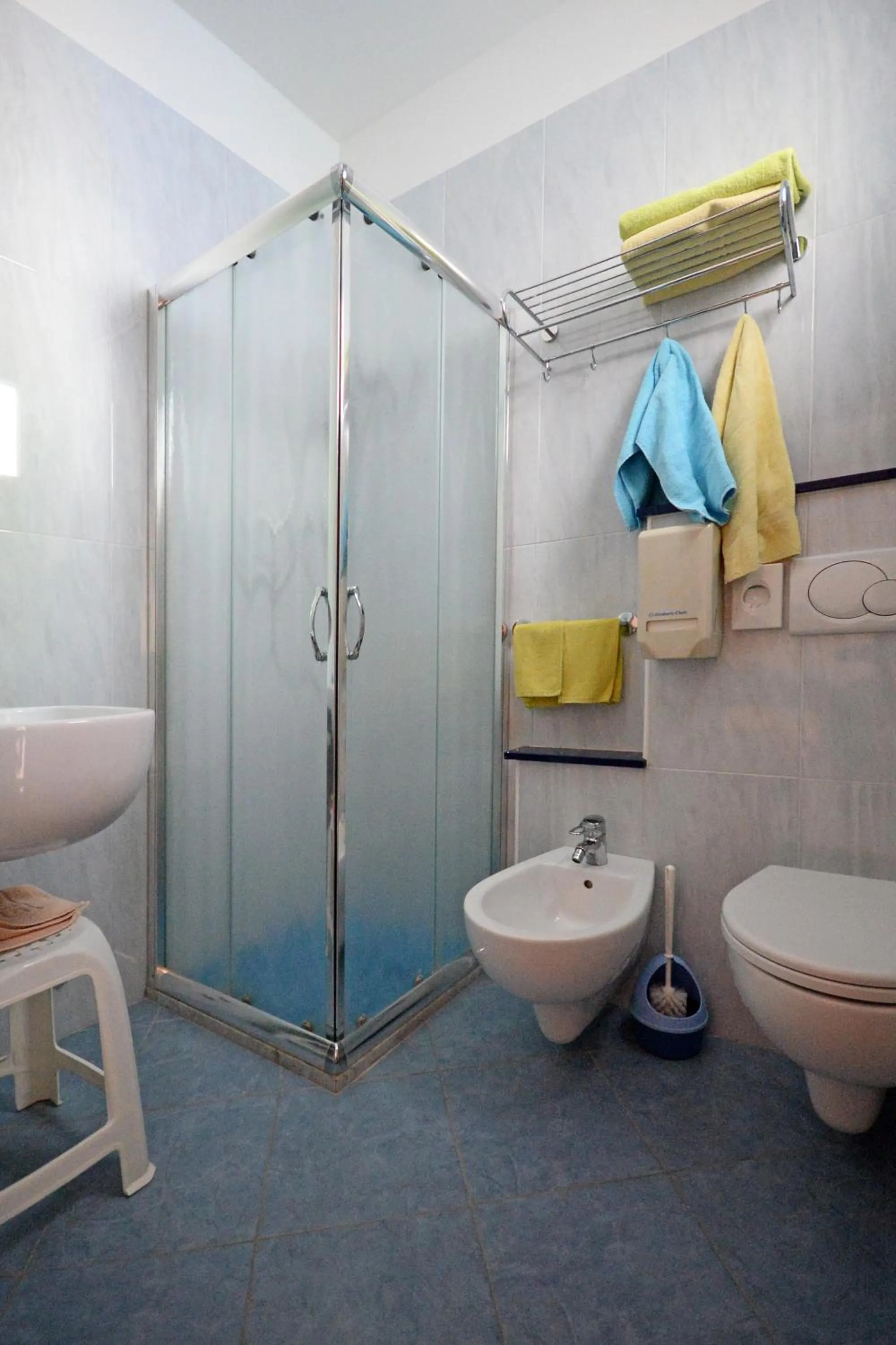 Shower in Hotel Concorde