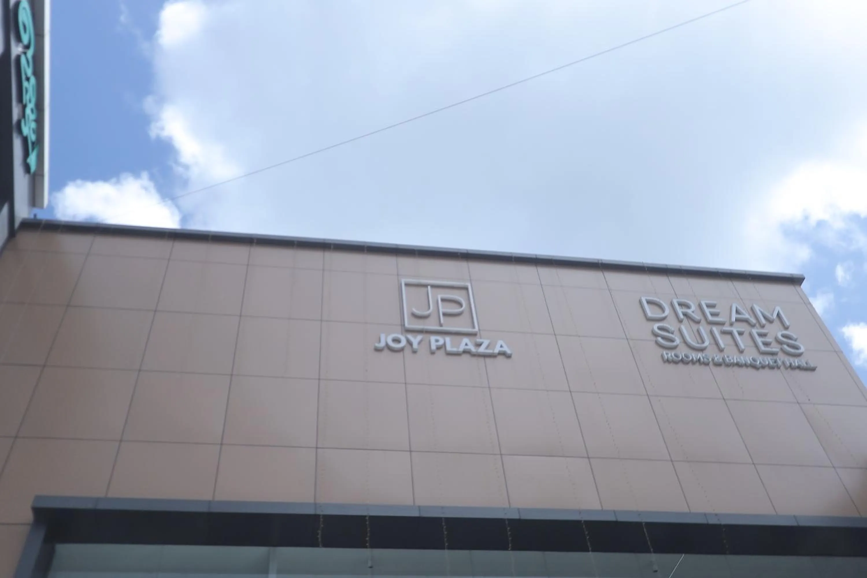 Property building in Hotel Dream Suite, Kattappana