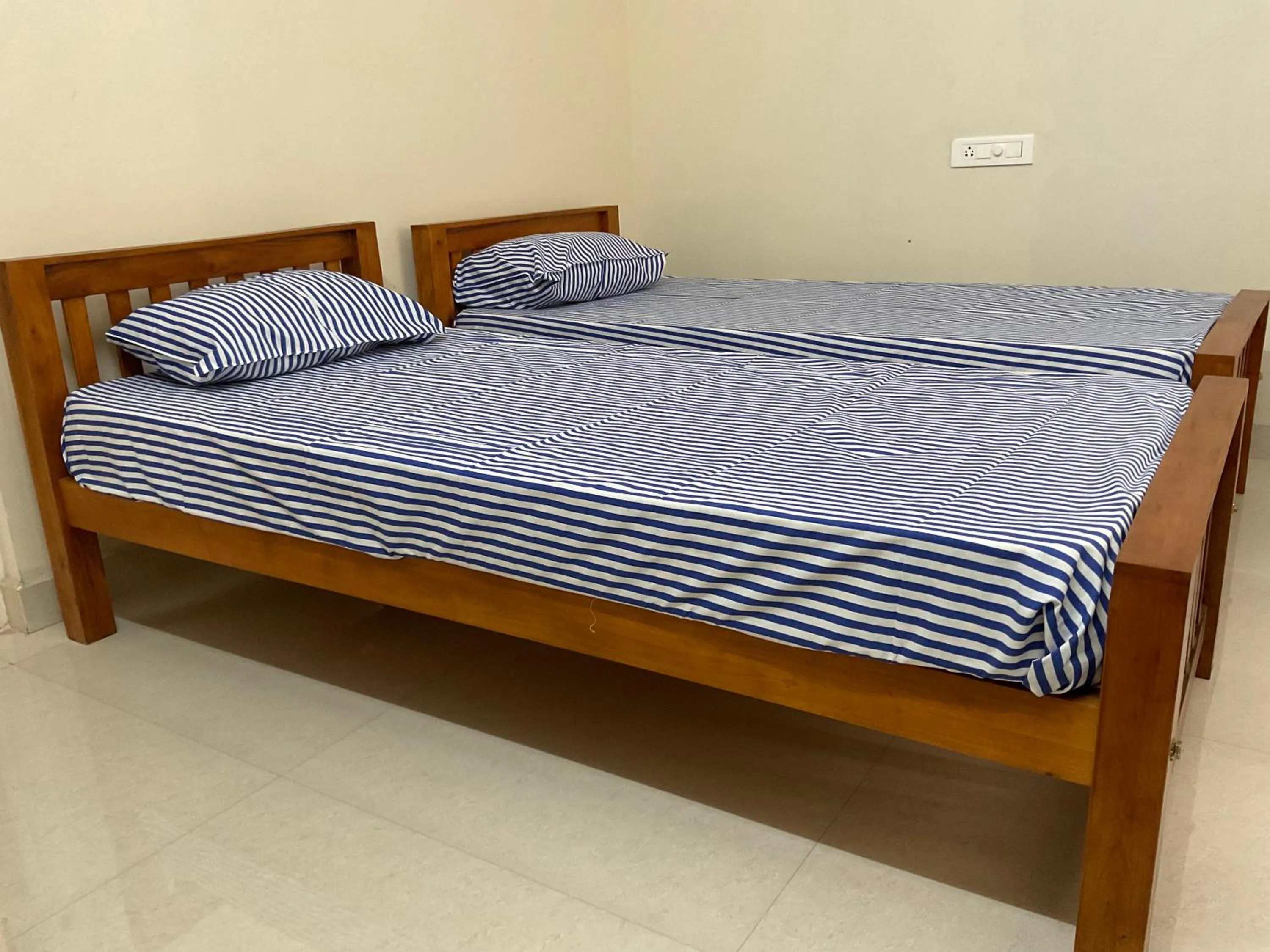 Bedroom, Bed in Shantham Service Apartments, Indumanagar, Coimbatore