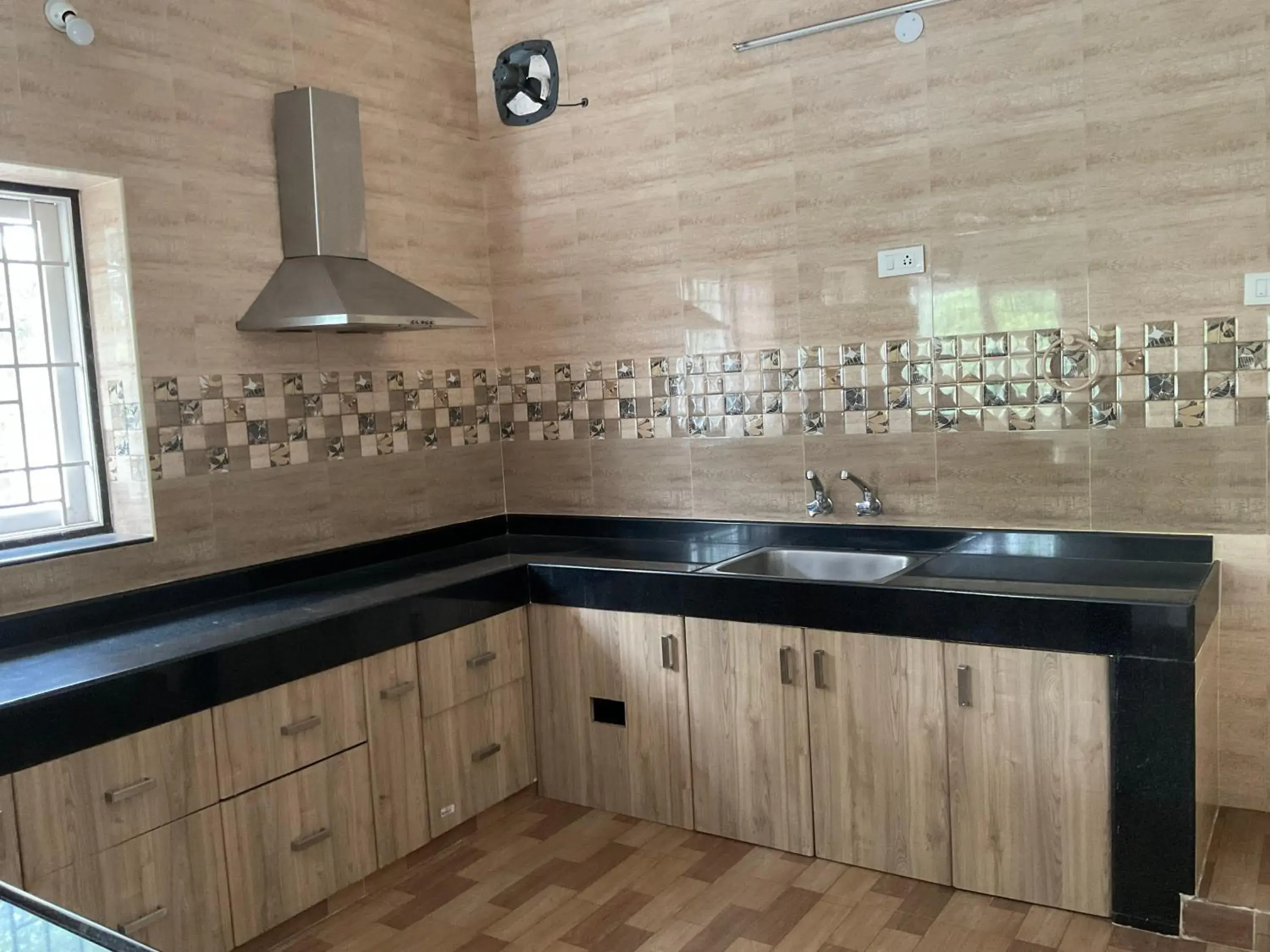 Kitchen or kitchenette in Shantham Service Apartments, Indumanagar, Coimbatore Kitchen or kitchenette in Shantham Service Apartments, Indumanagar, Coimbatore