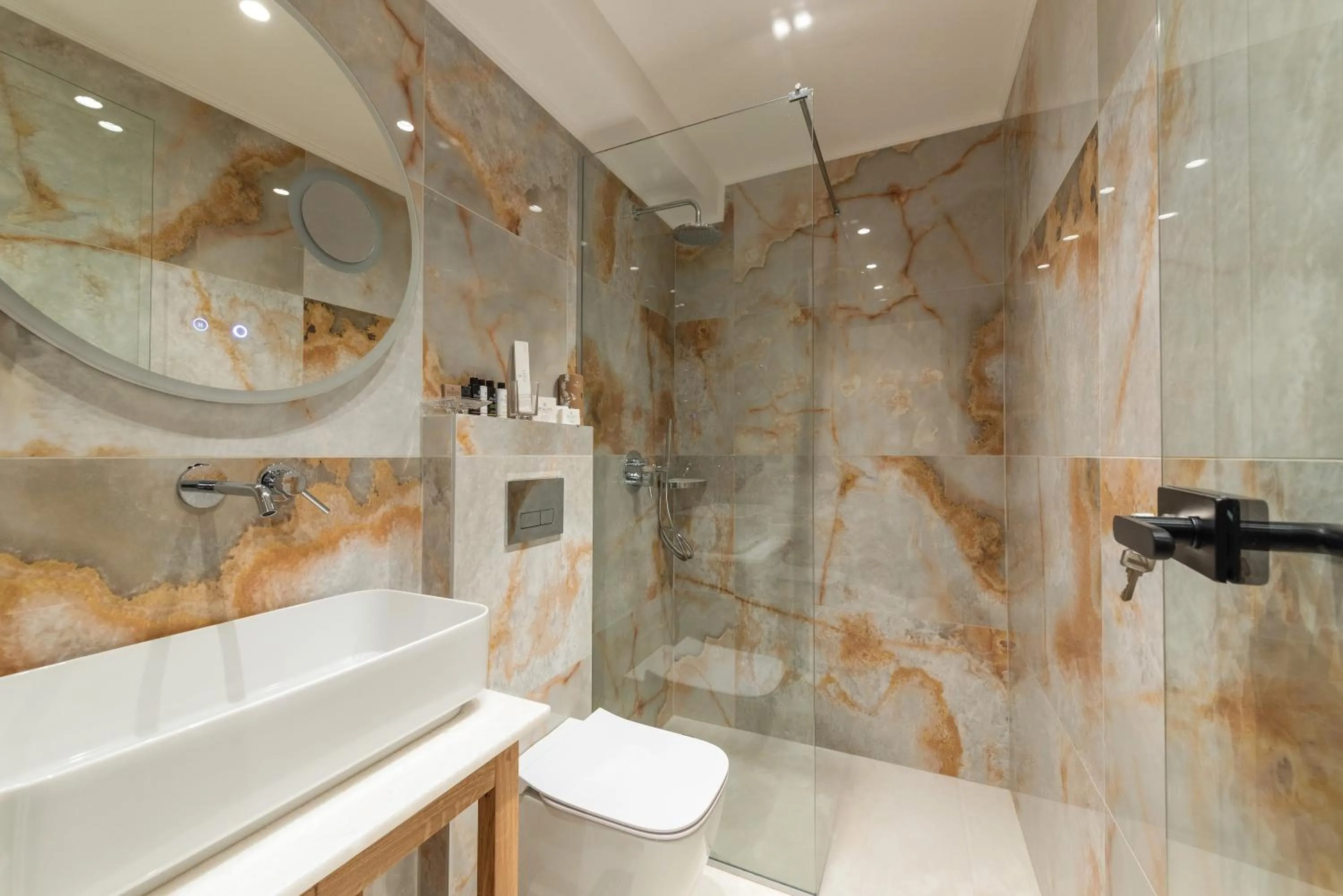 Shower in The Wine Hotel