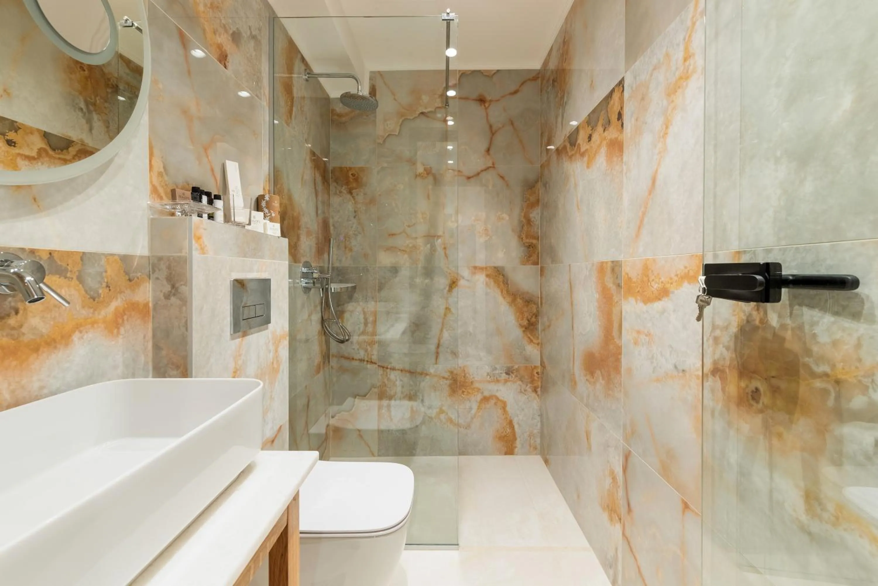 Shower in The Wine Hotel