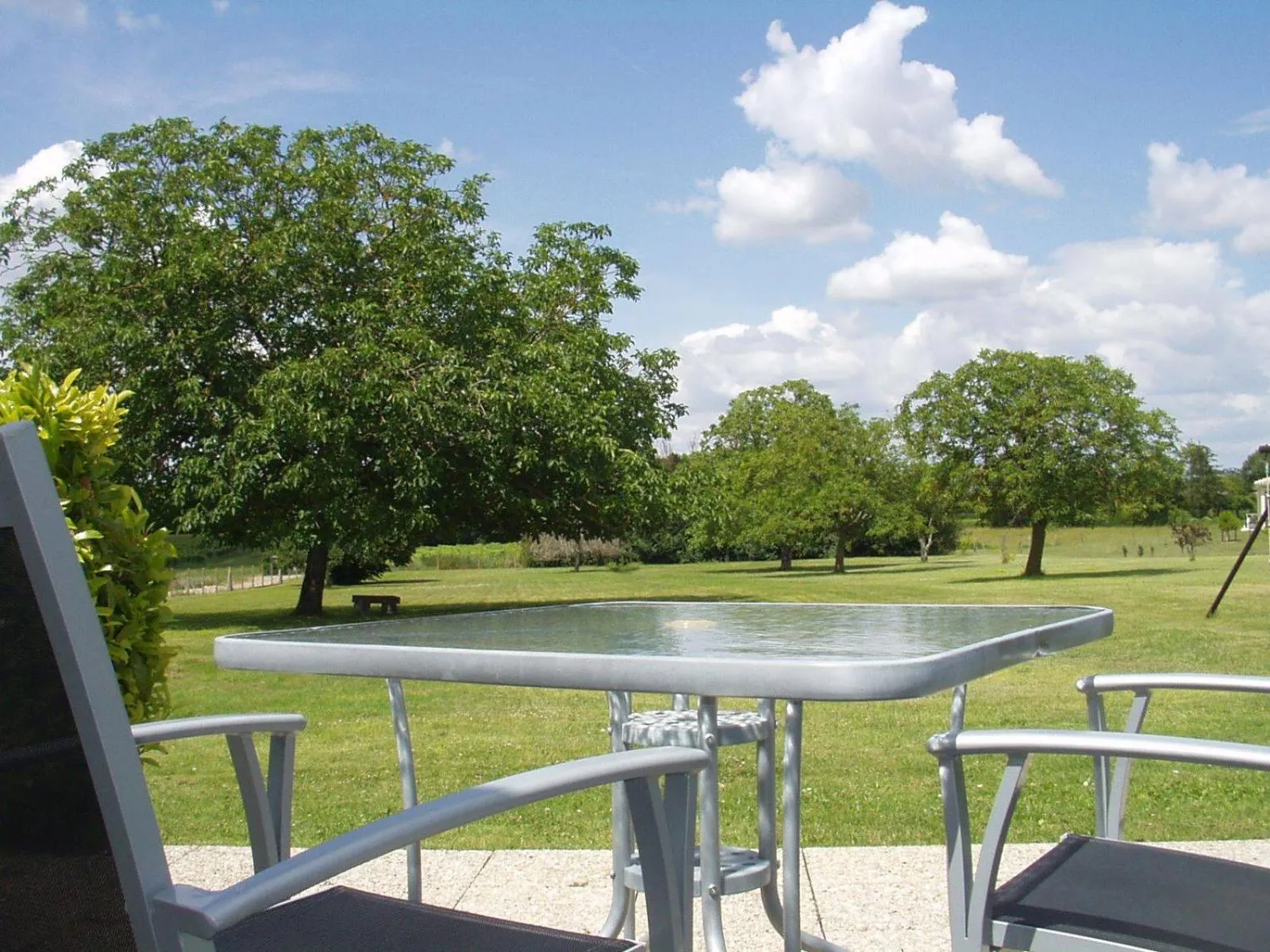 Patio in L'Ancienne Distillerie