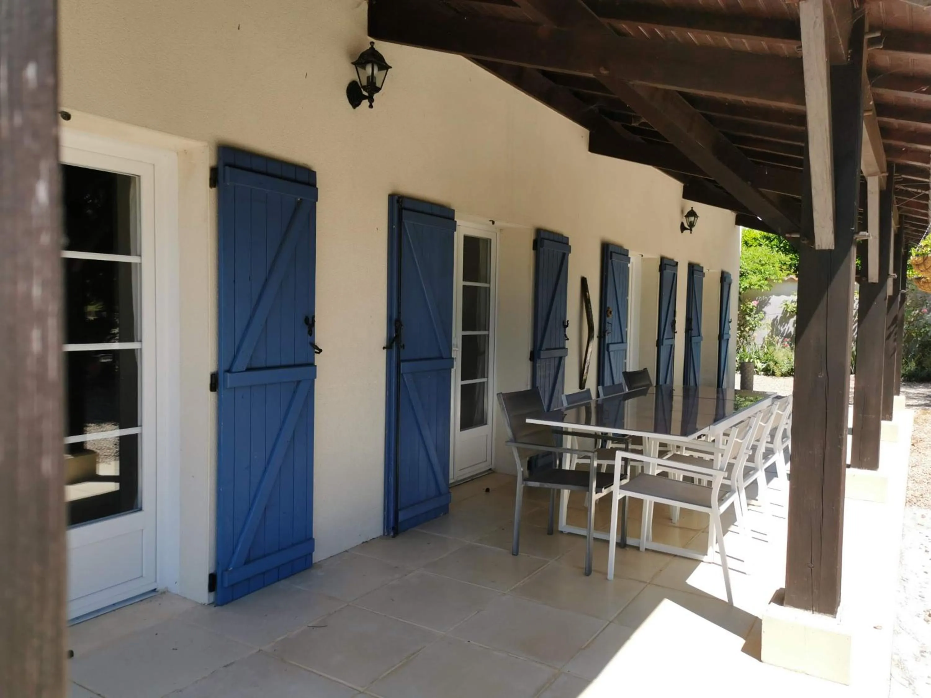 Patio in L'Ancienne Distillerie