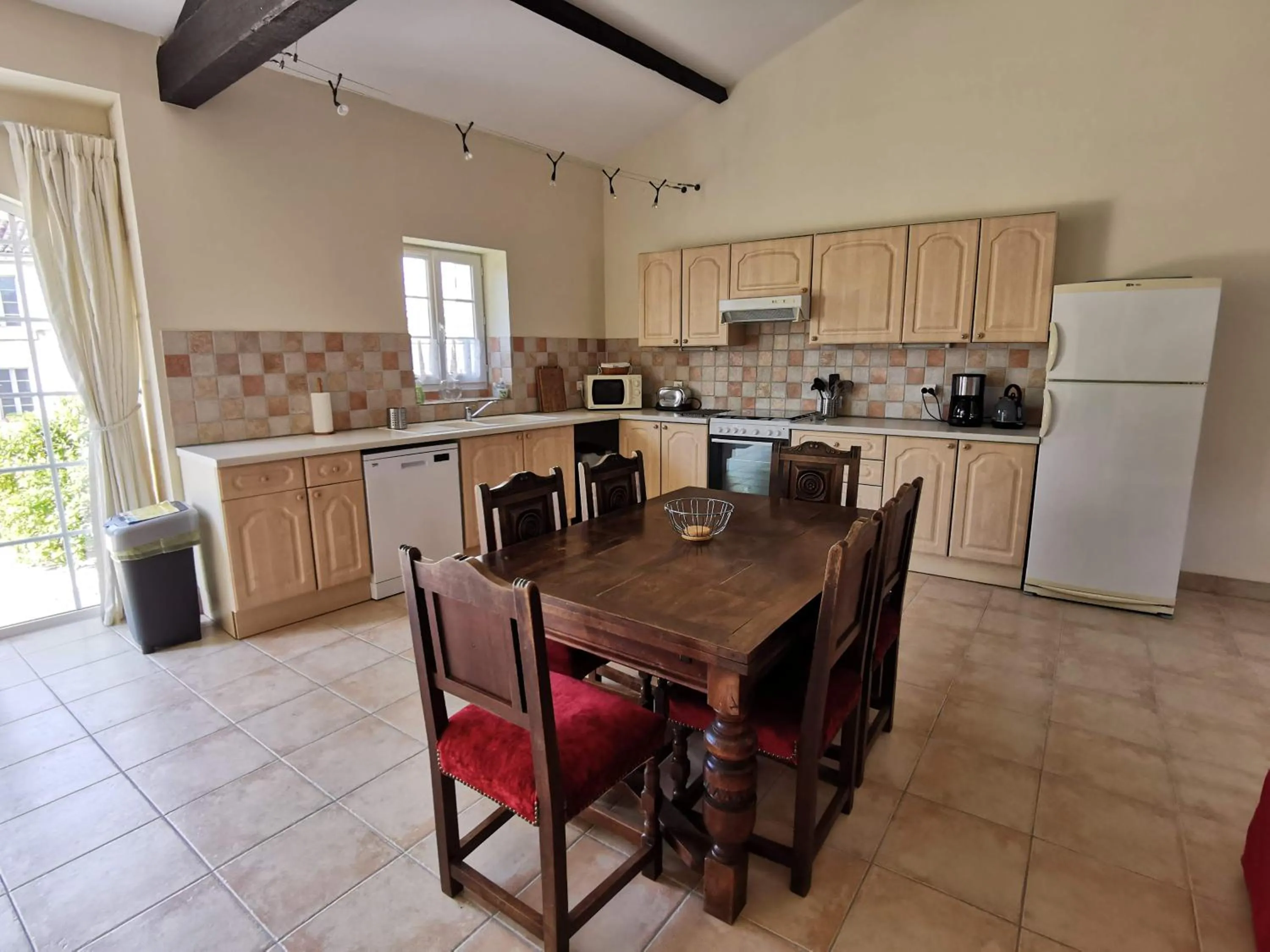 Dining area in L'Ancienne Distillerie