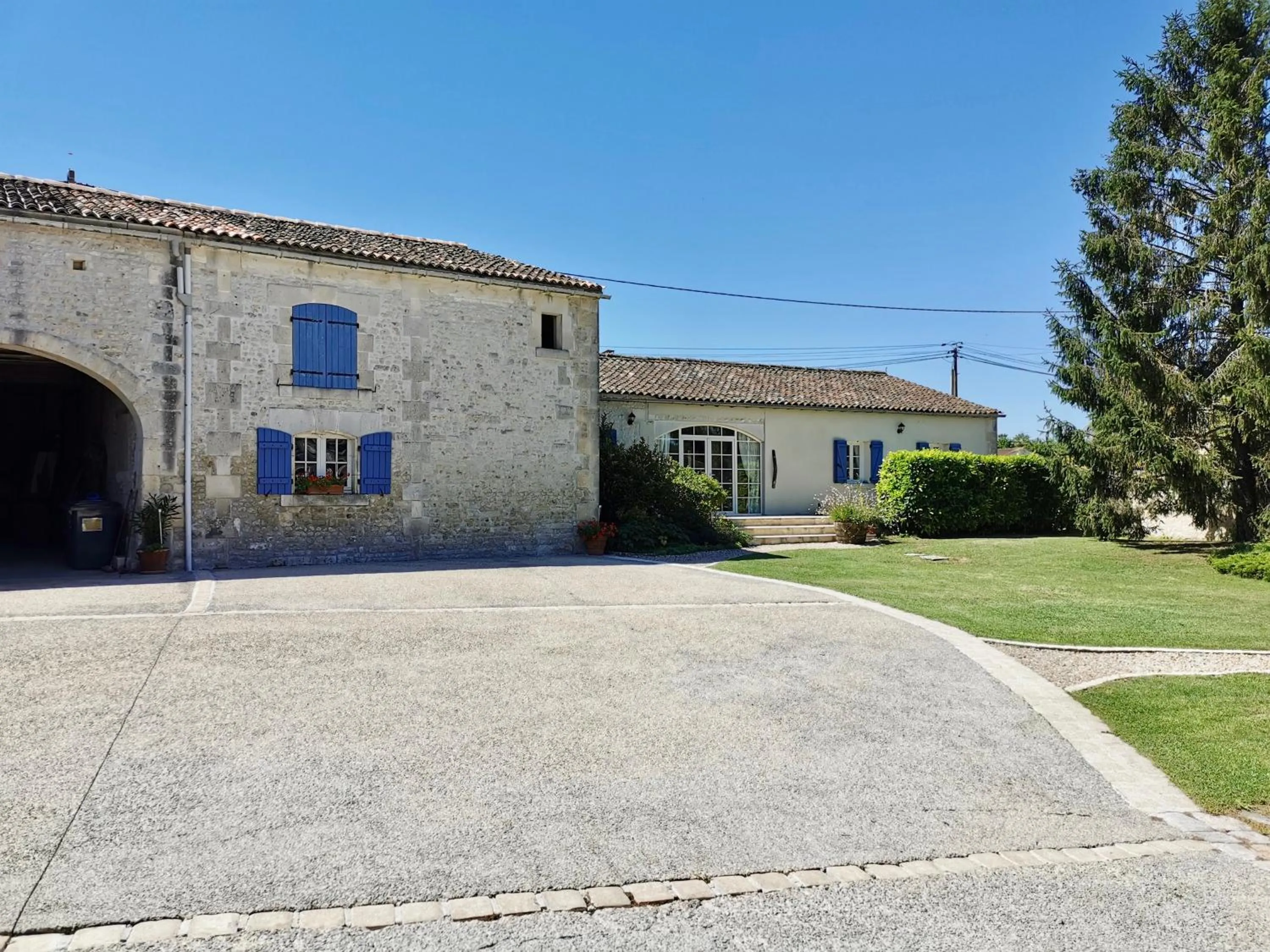 Property building in L'Ancienne Distillerie