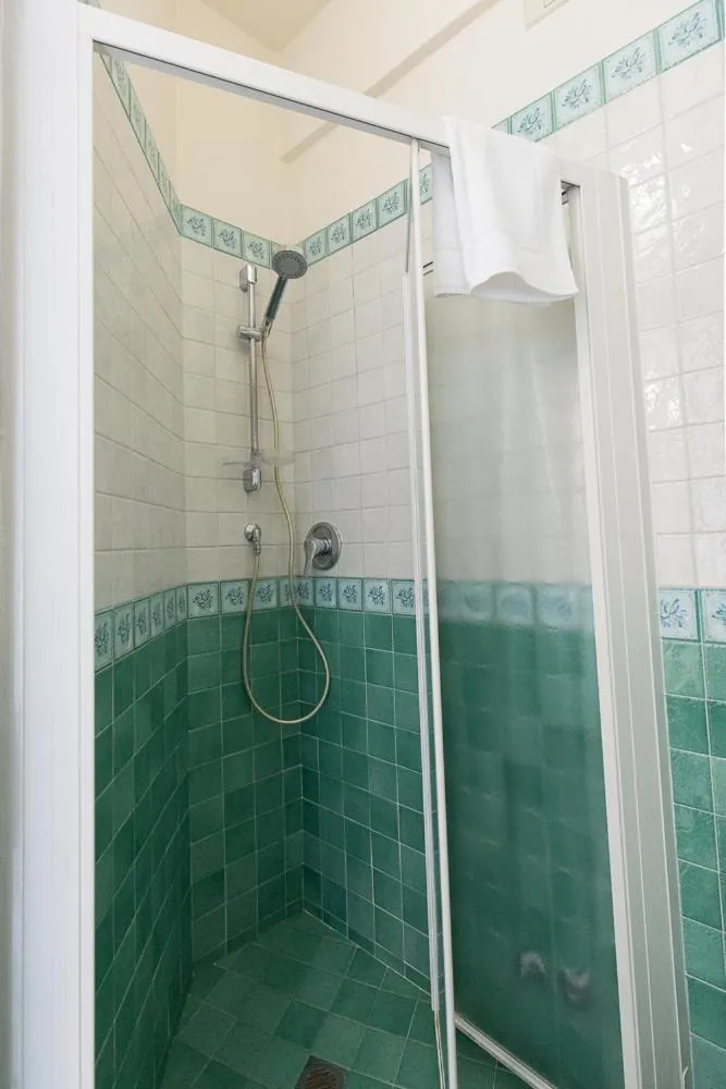 Hotel Trevi Riccione, in centro sul mare con cucina