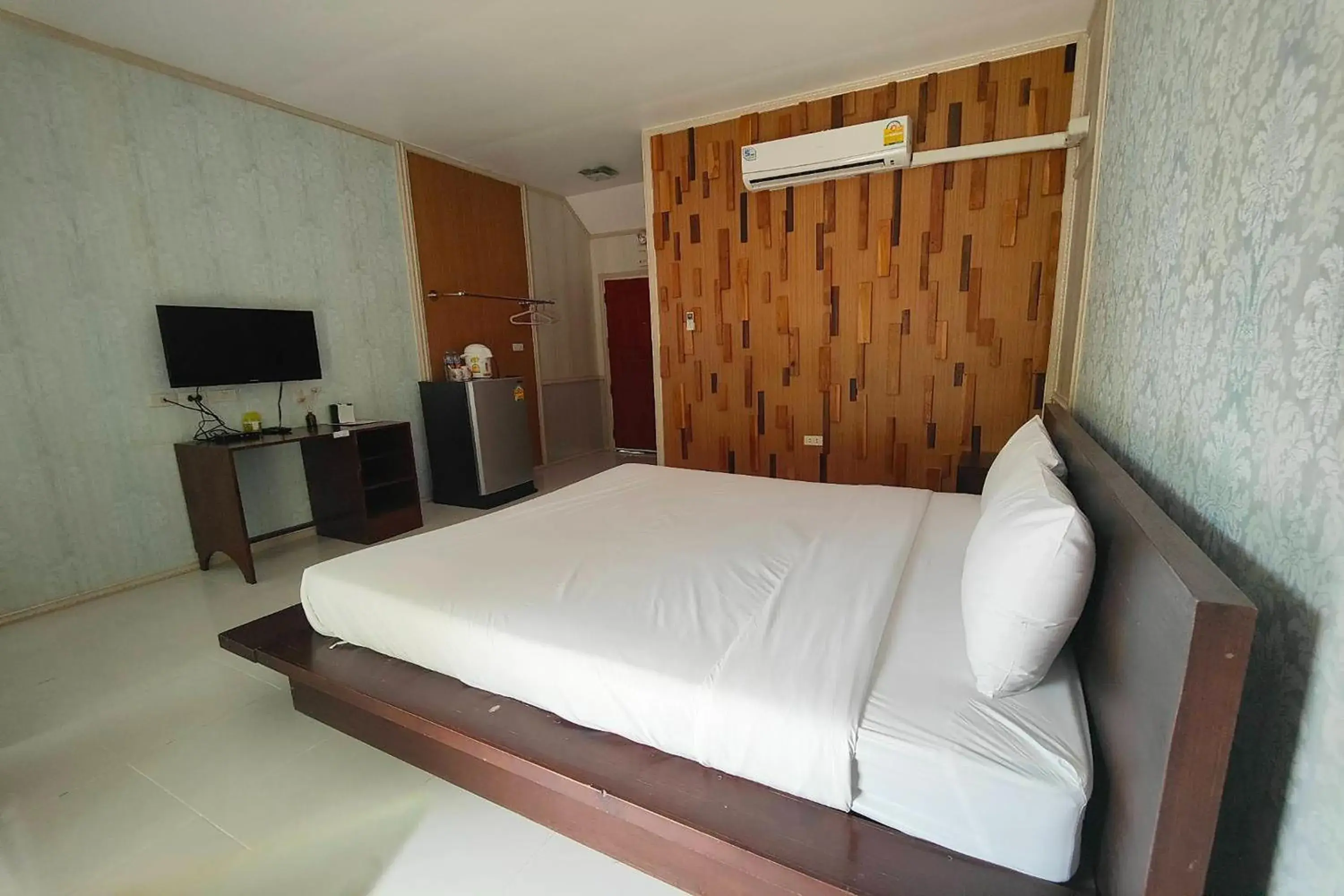 Bed in The Creek Resort Bed in The Creek Resort