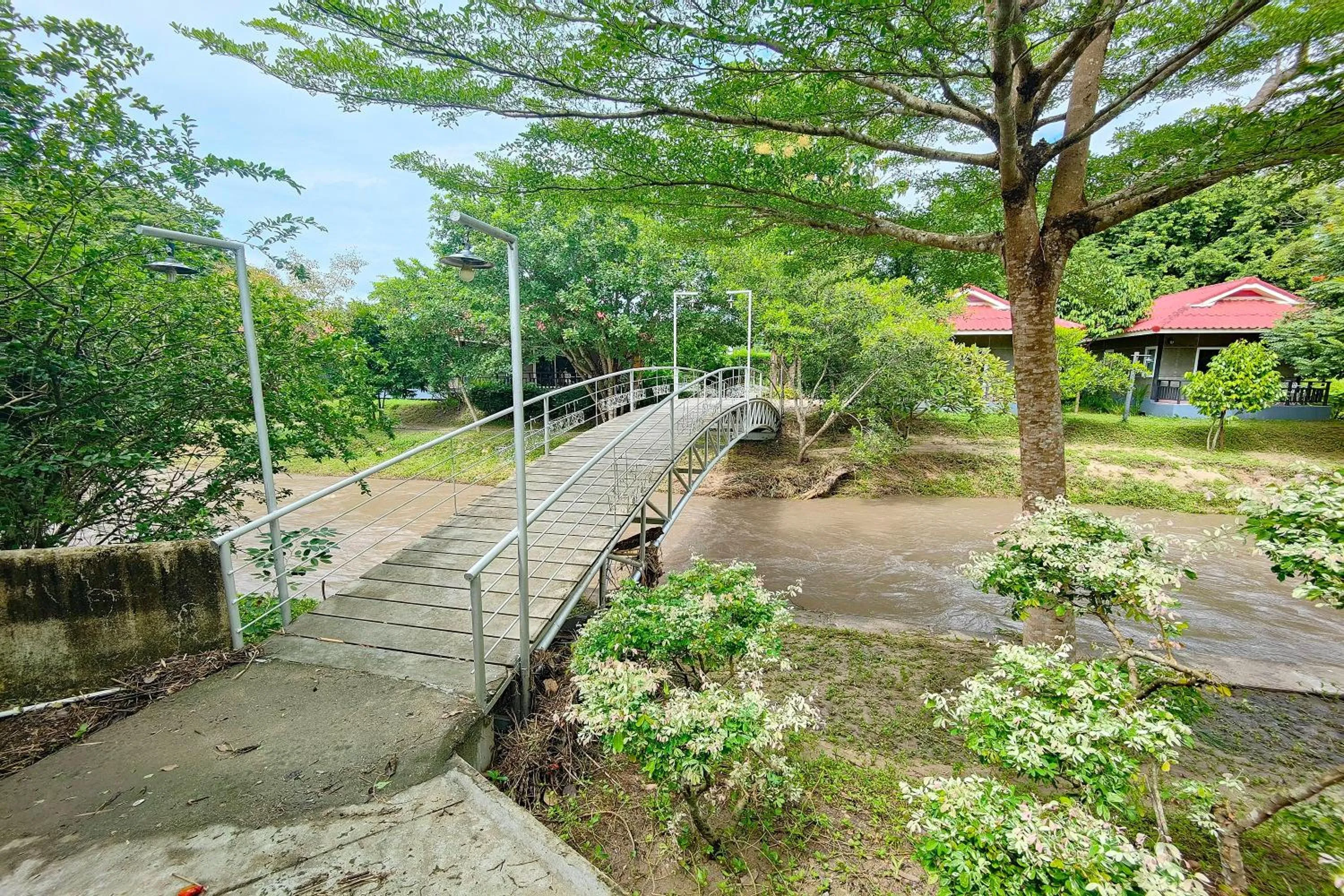 Day in The Creek Resort