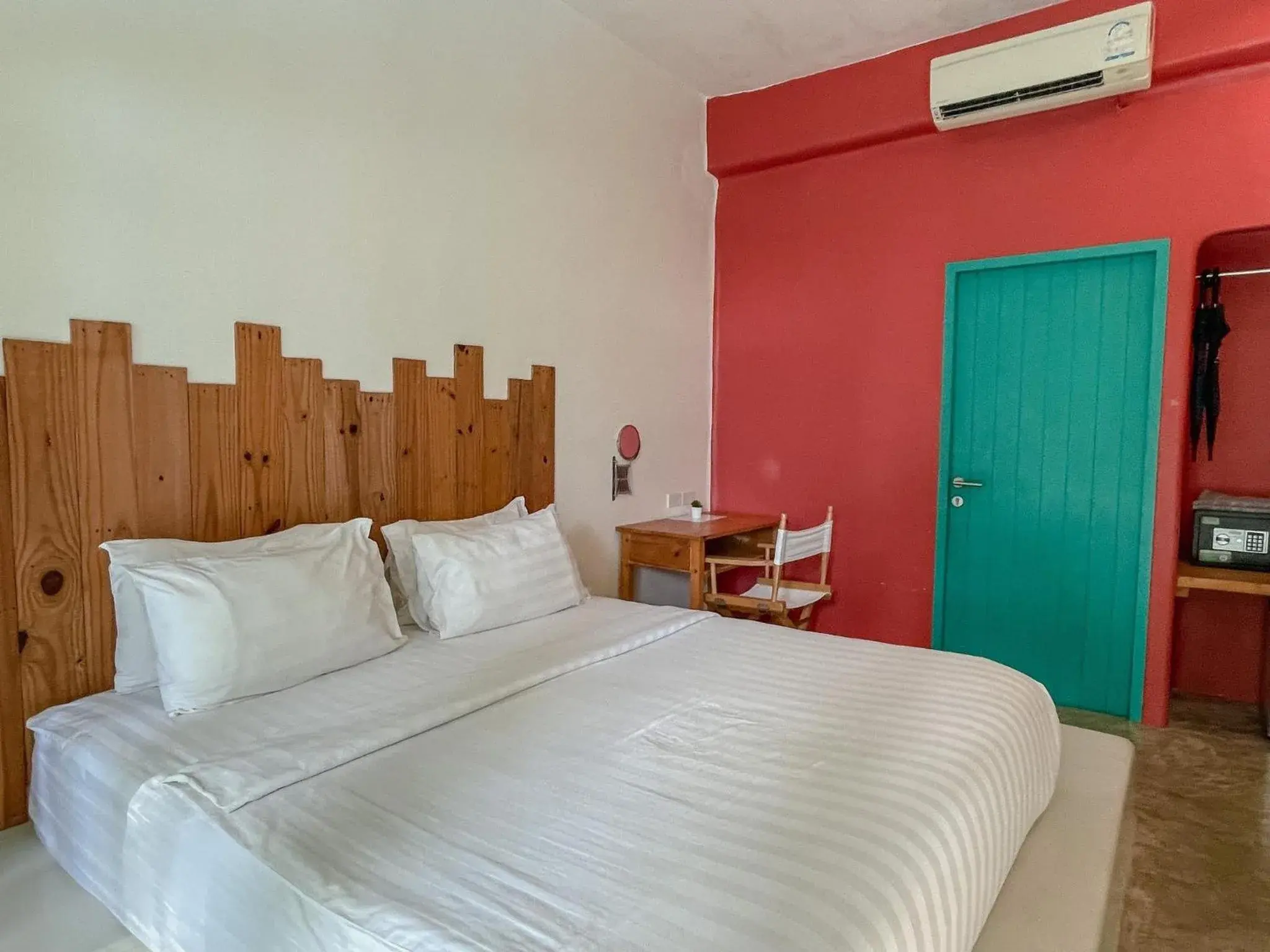 Property building, Bed in Pajamas Koh Chang Property building, Bed in Pajamas Koh Chang