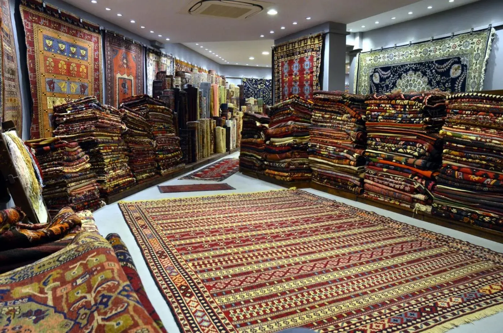 On-site shops in Ayasoluk Hotel & Restaurant On-site shops in Ayasoluk Hotel & Restaurant