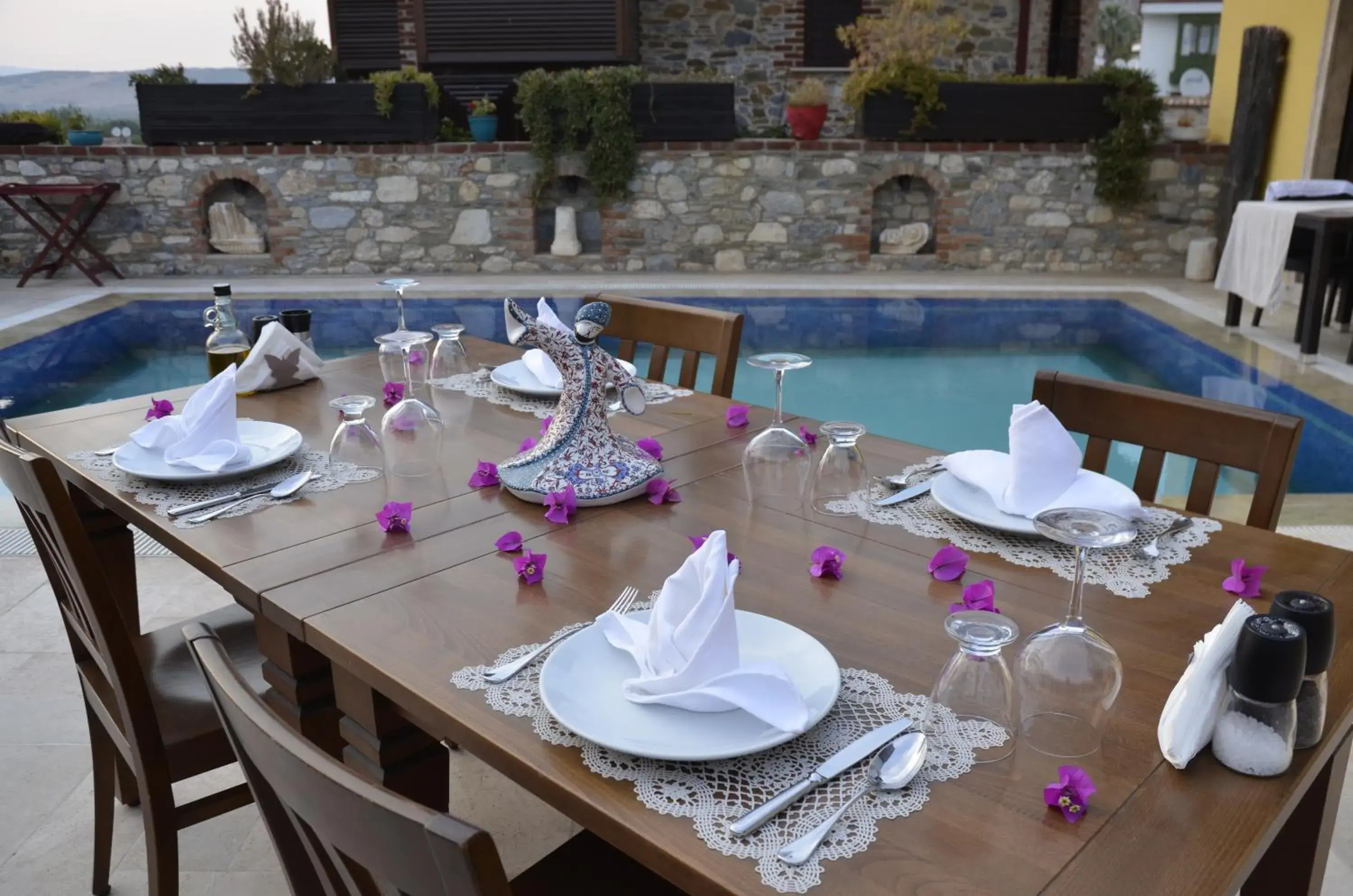 Dining area in Ayasoluk Hotel & Restaurant Dining area in Ayasoluk Hotel & Restaurant