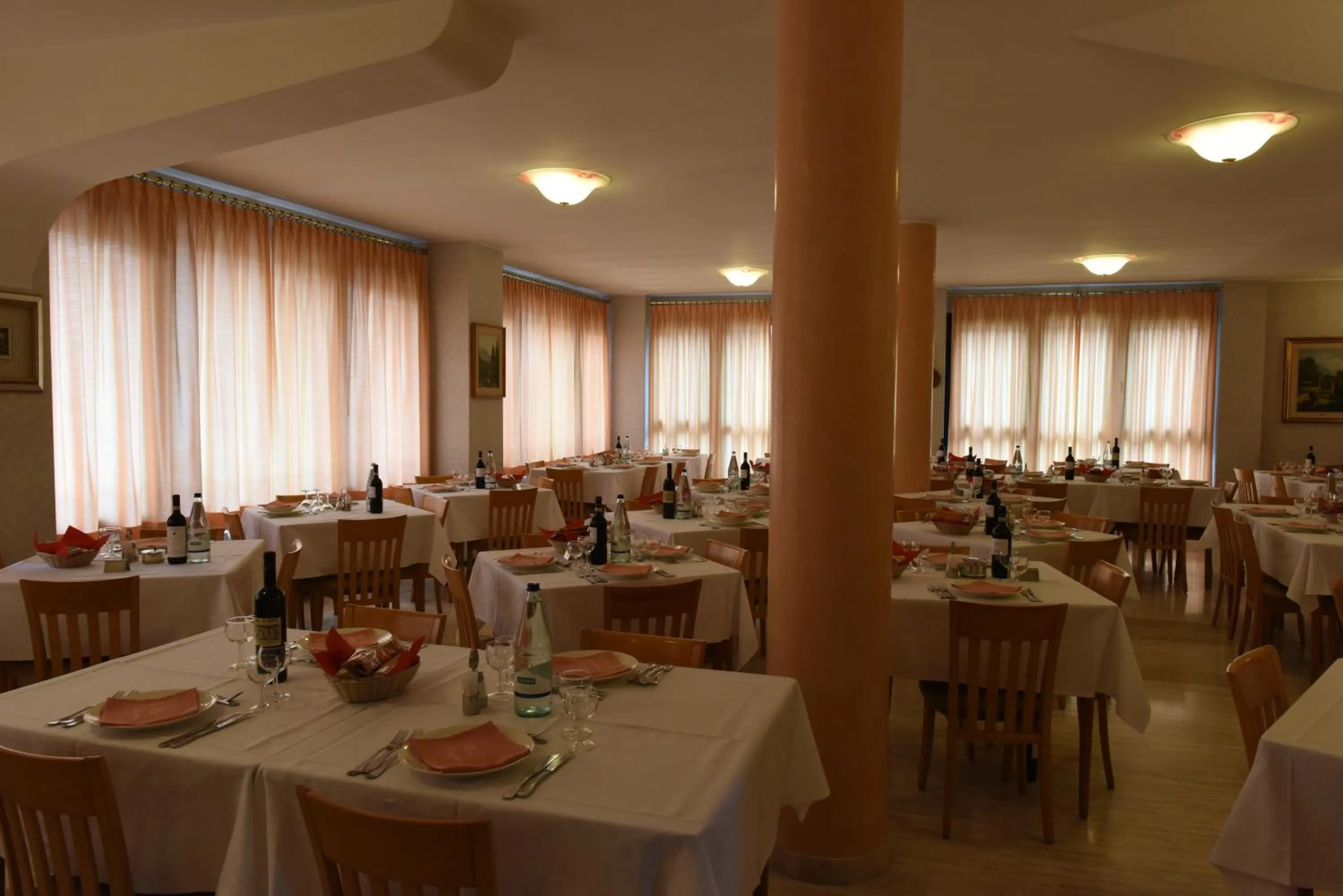 Dining area in Hotel Ginepro