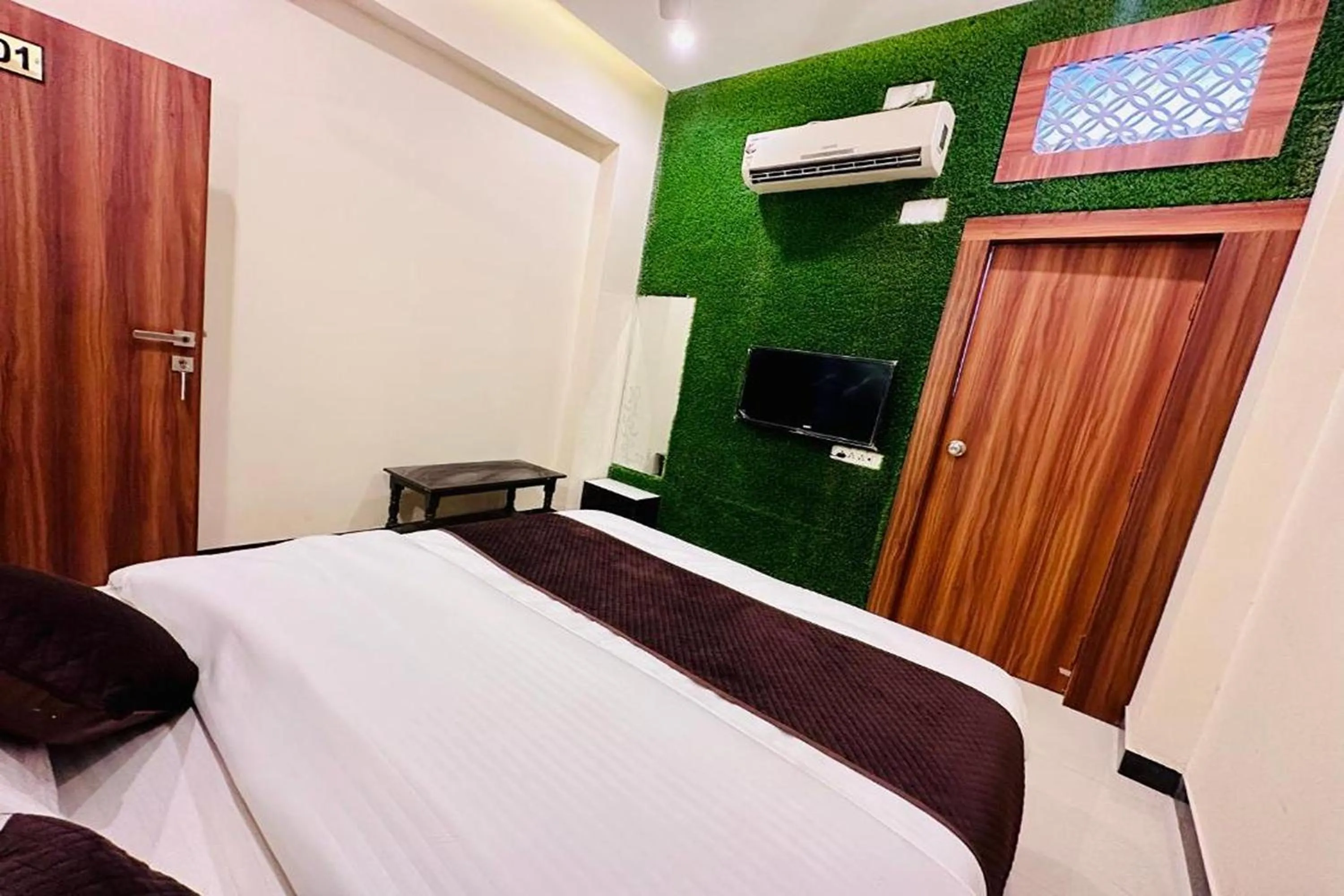 Bedroom, Bed in Hotel The Galaxy near Udaipur Airport