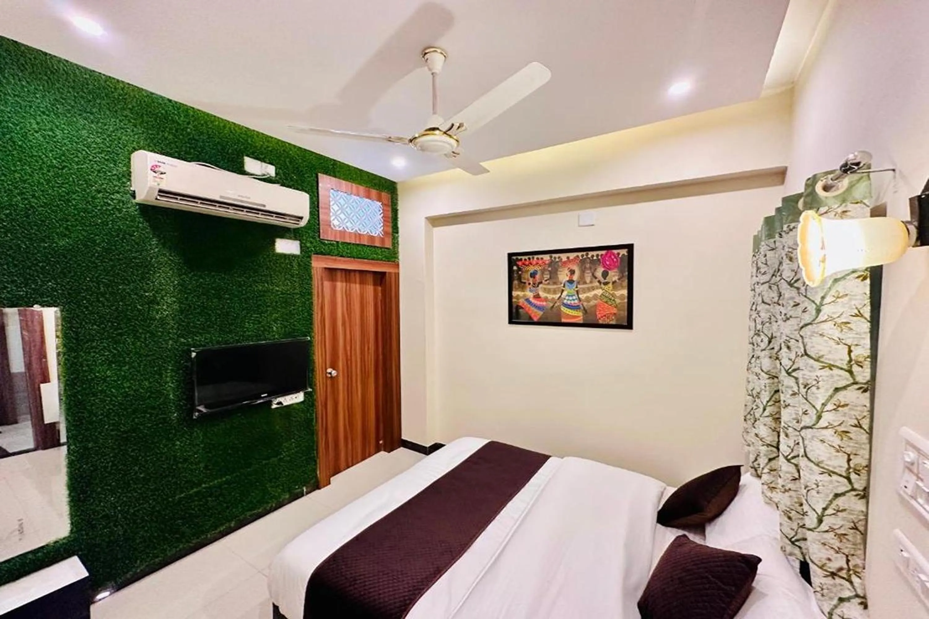 Bed in Hotel The Galaxy near Udaipur Airport