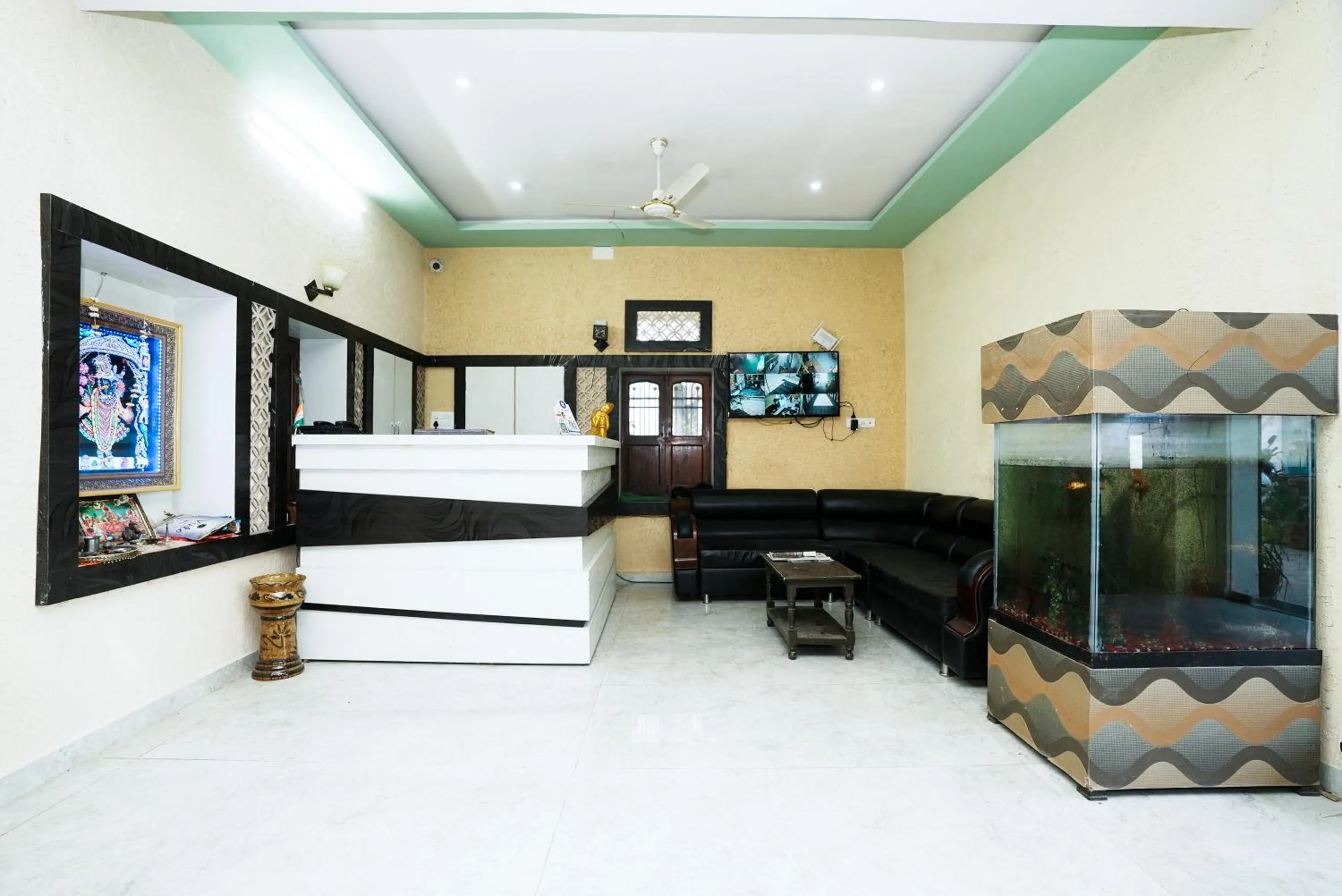 Lobby or reception in Hotel The Galaxy near Udaipur Airport