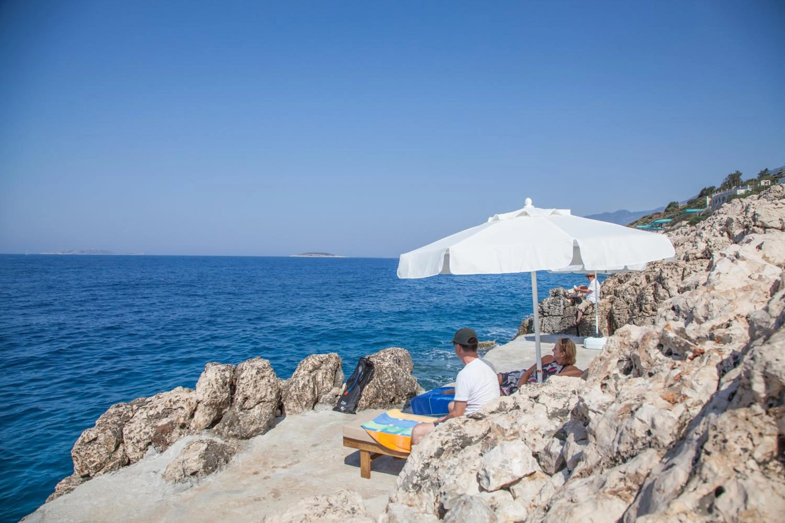 Beach in Sunset Villa Hotel