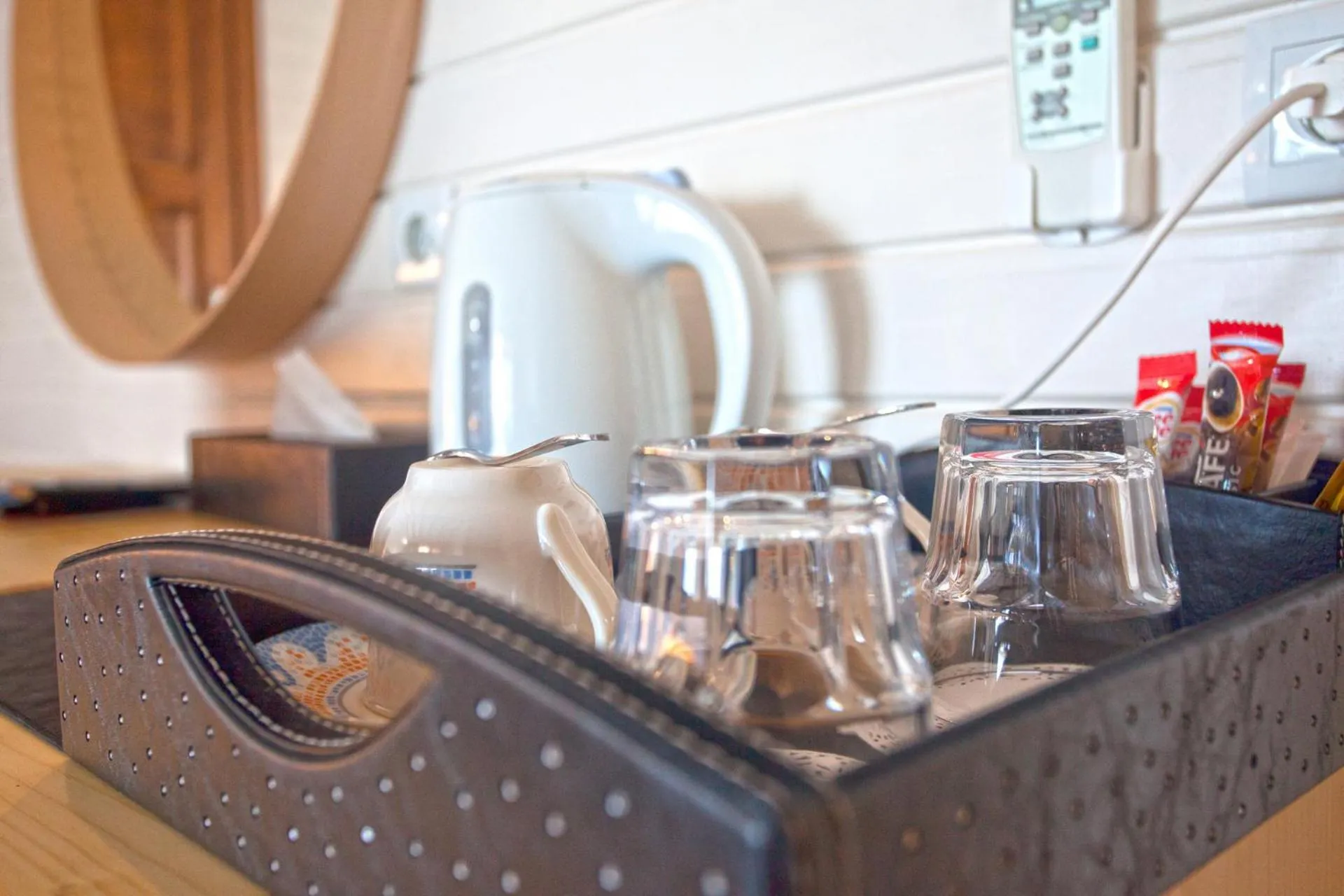 Coffee/tea facilities in Sunset Villa Hotel