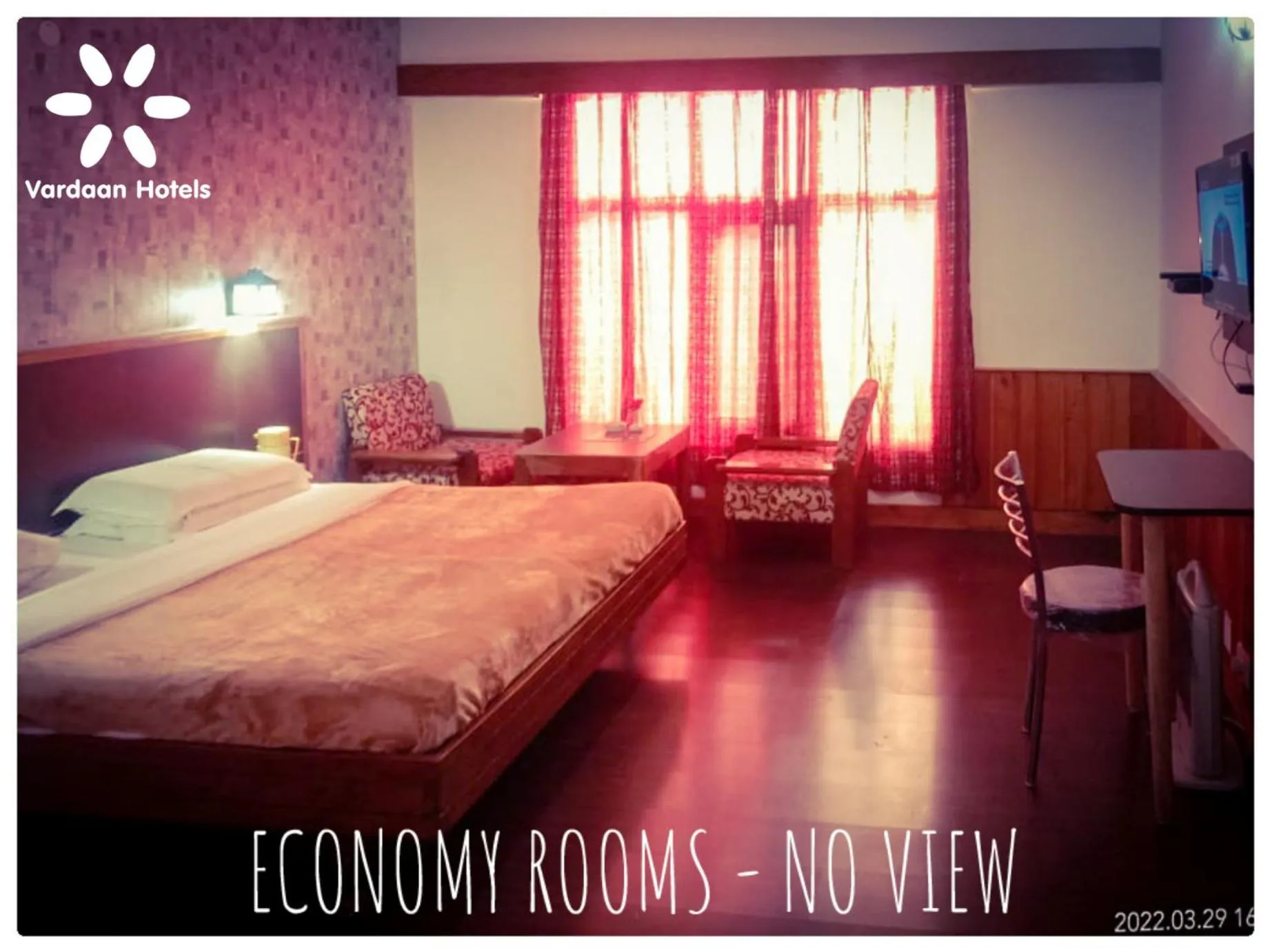 Bed in Vardaan Hotels - PatniTop