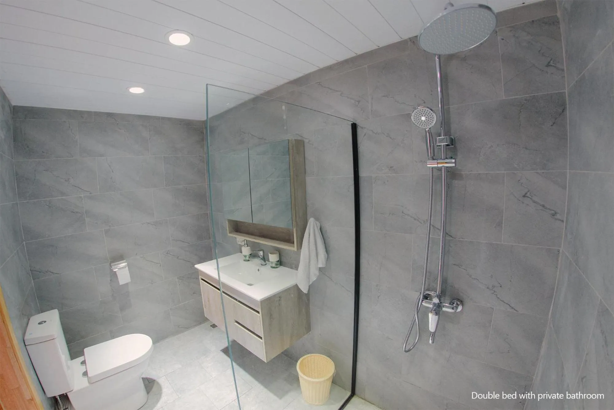 Shower in Casa Maria