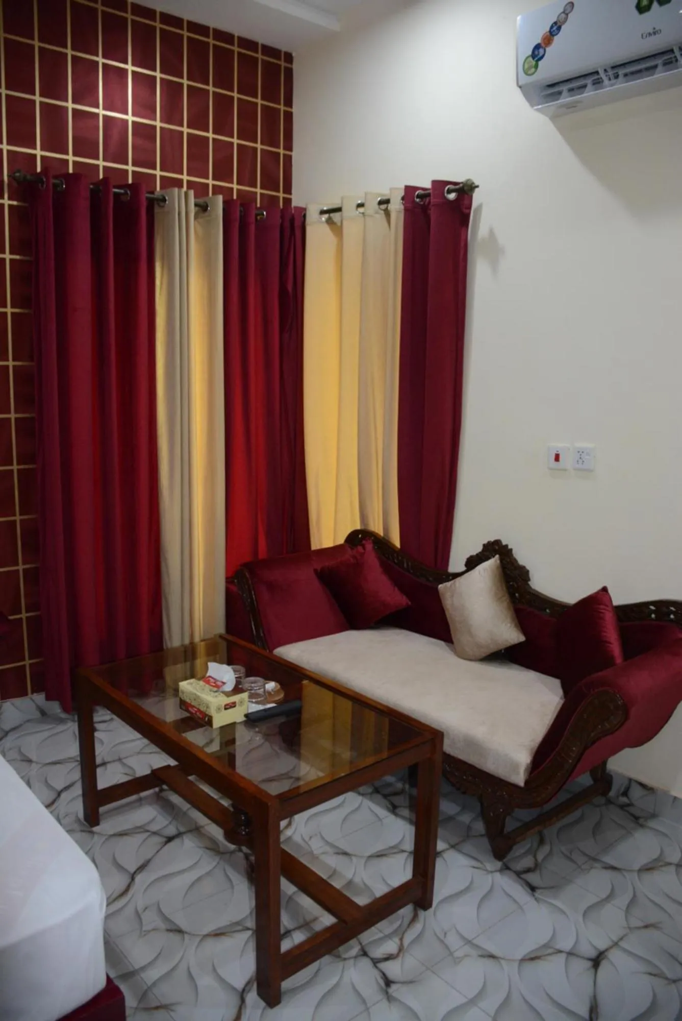 Living room in Hotel The Taj Multan