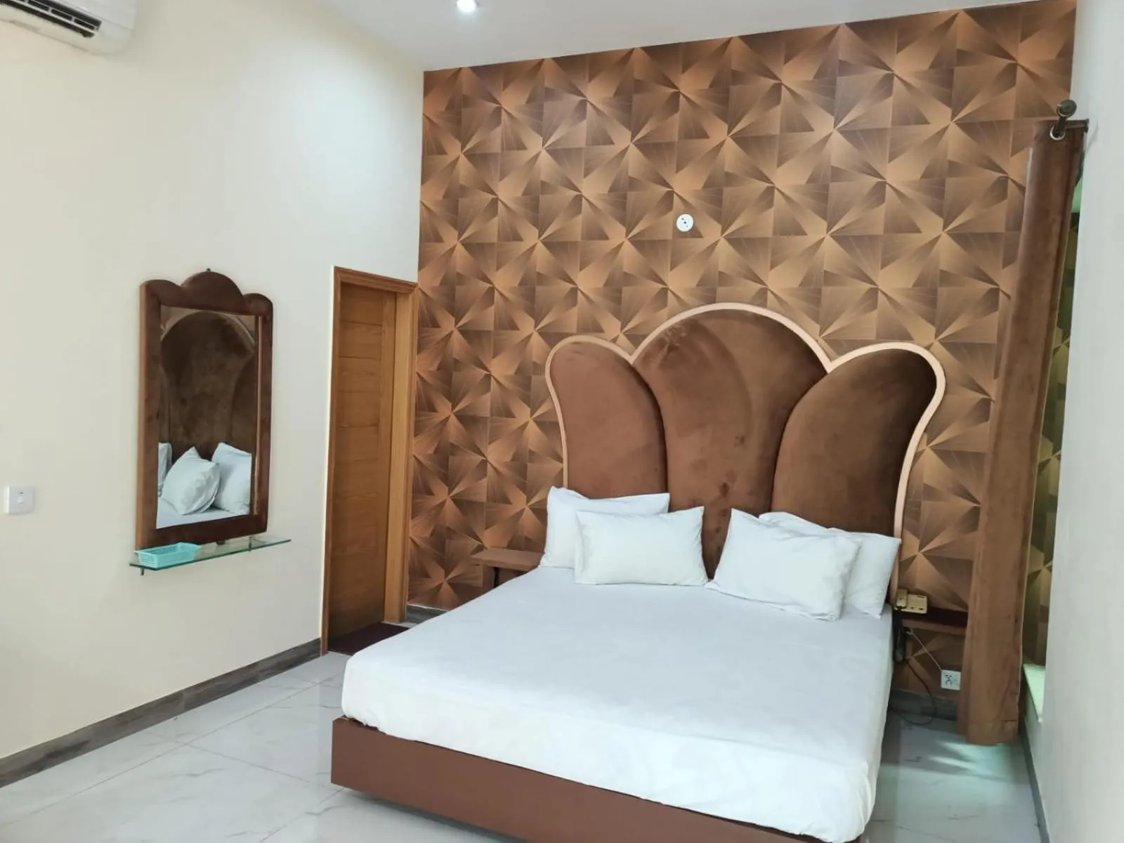 Photo of the whole room in Hotel The Taj Multan