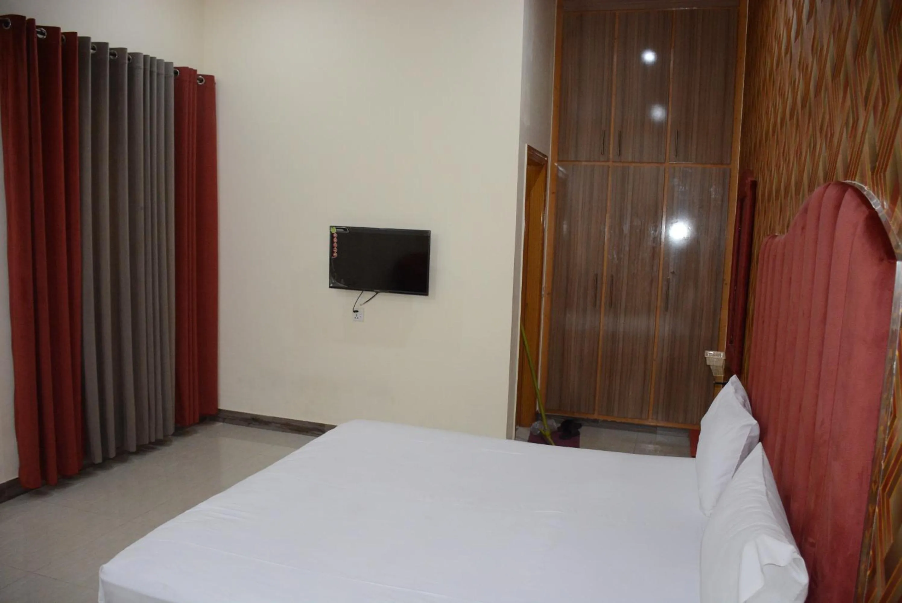 Photo of the whole room in Hotel The Taj Multan