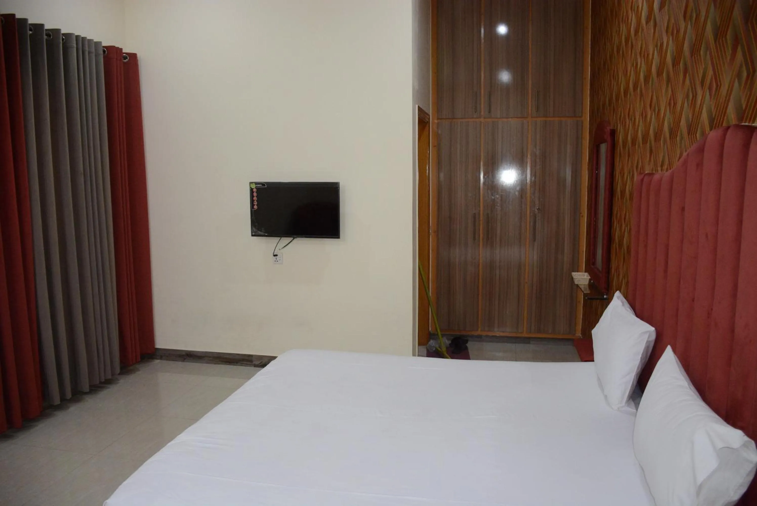 Photo of the whole room in Hotel The Taj Multan