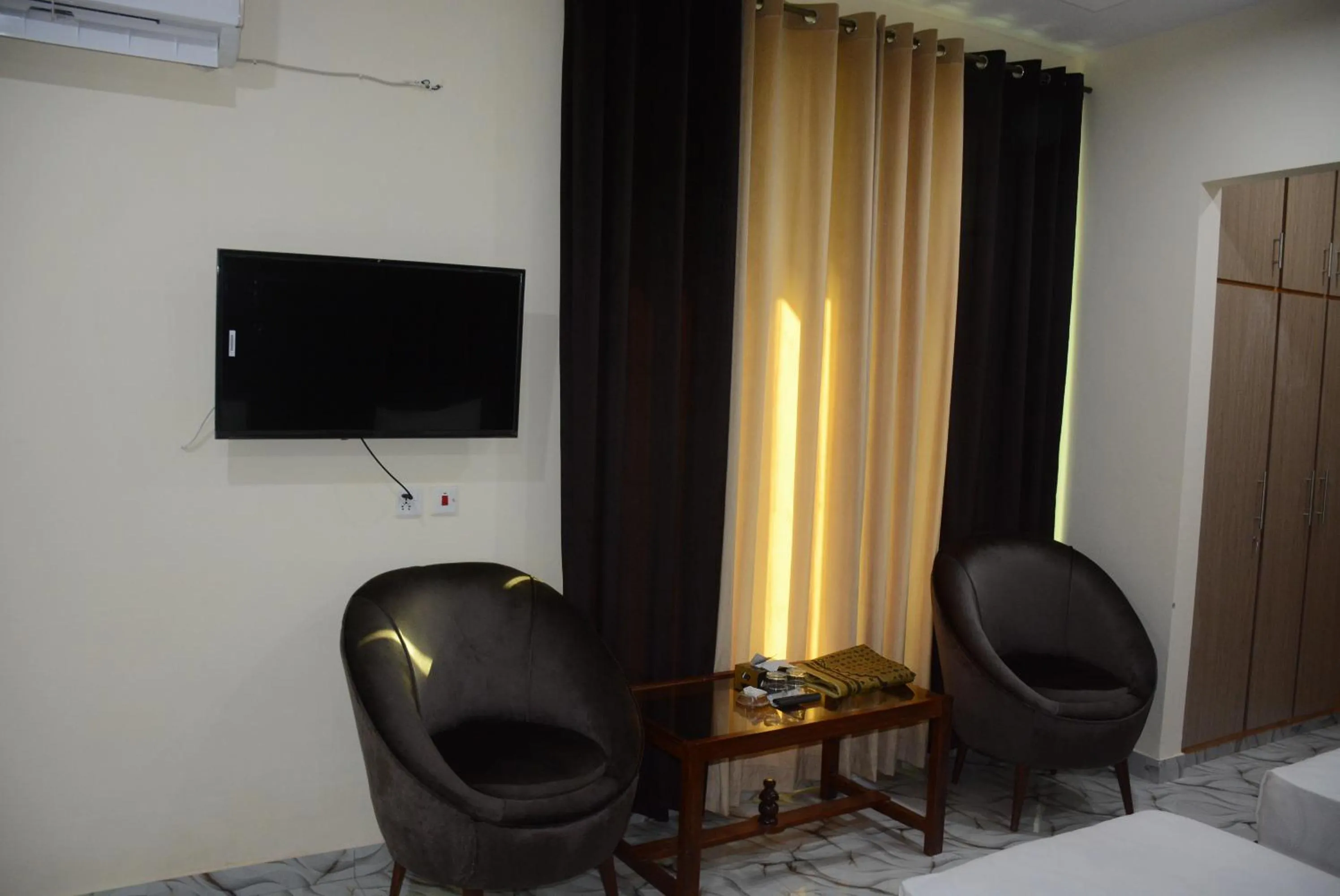 TV and multimedia in Hotel The Taj Multan