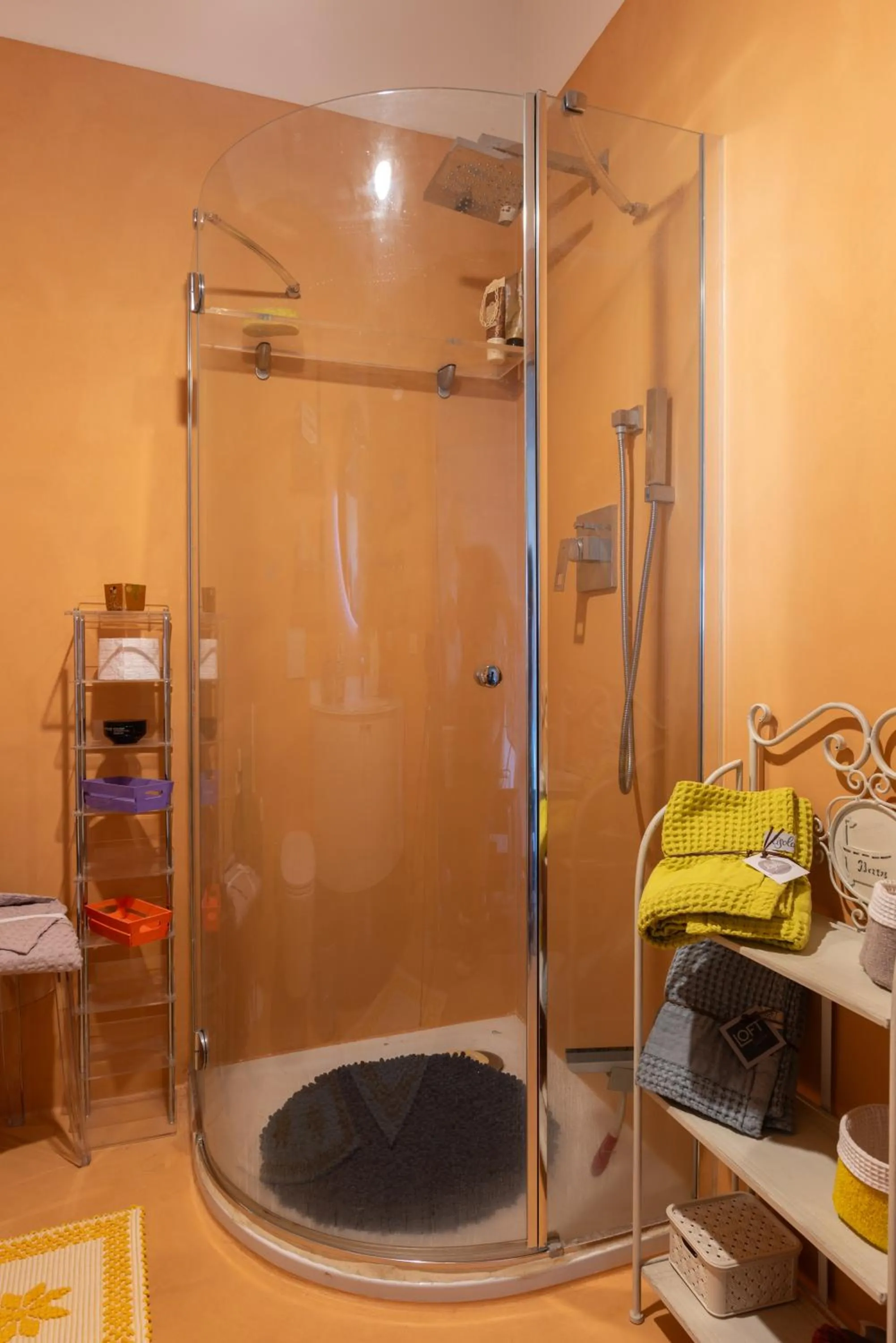 Shower in Borgo Masini Gold