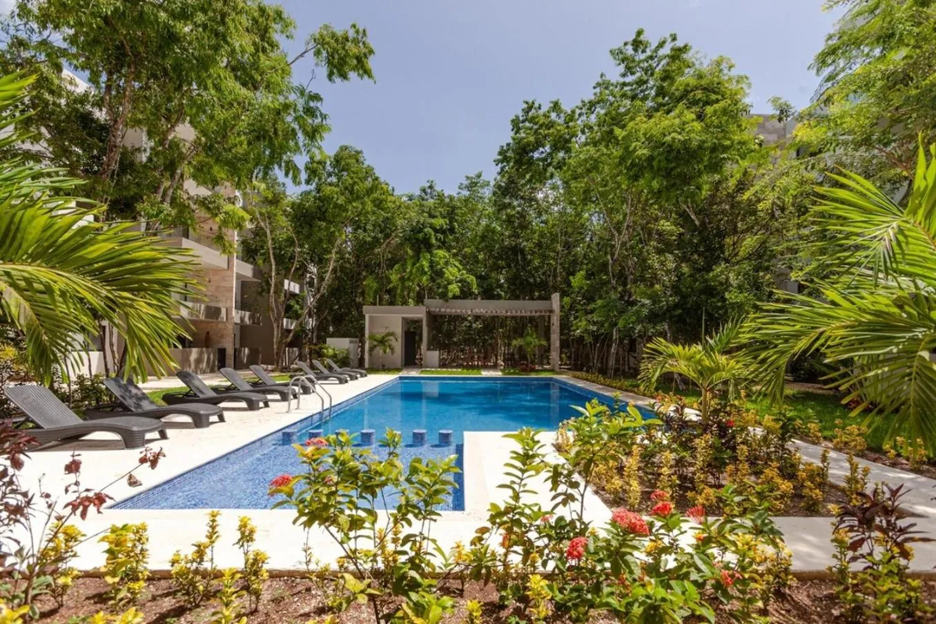LaFrida Condo Coto 8 Style 10 min to Caribbean!