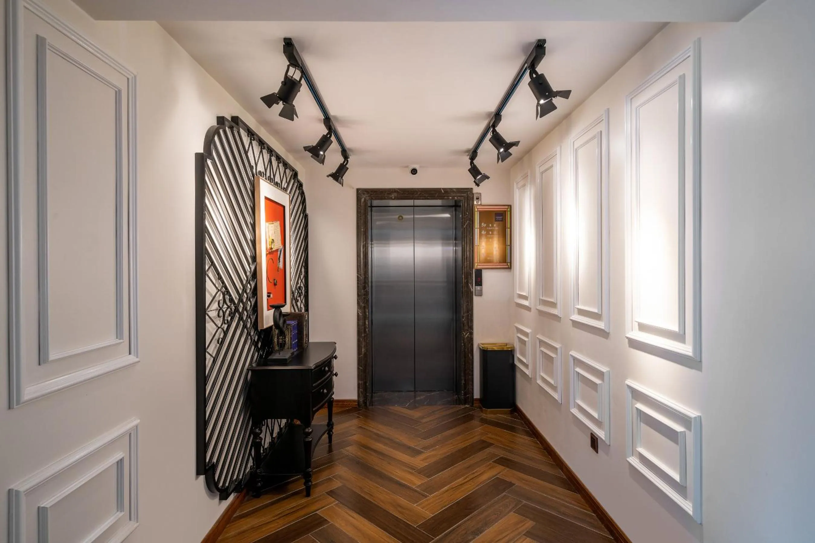 JAMES JOYCE COFFETEI- Guangzhou Beijing Road Metro Station Pedestrian Street Branch