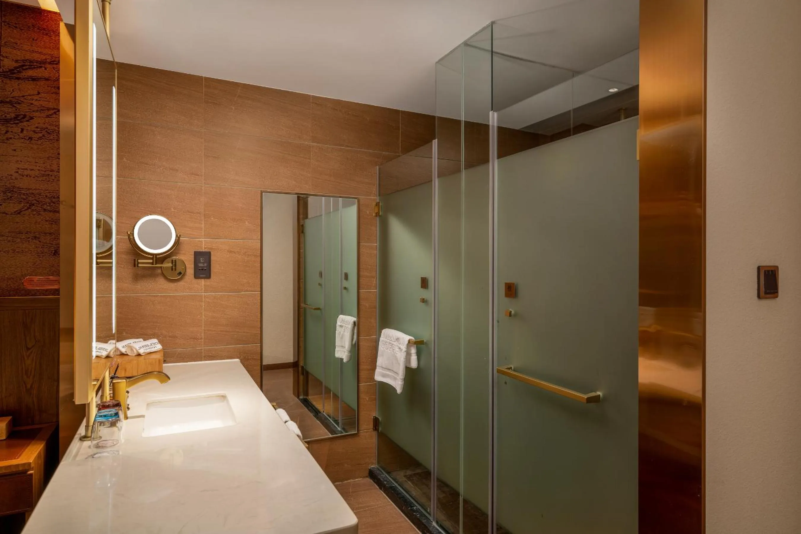 JAMES JOYCE COFFETEI- Guangzhou Beijing Road Metro Station Pedestrian Street Branch