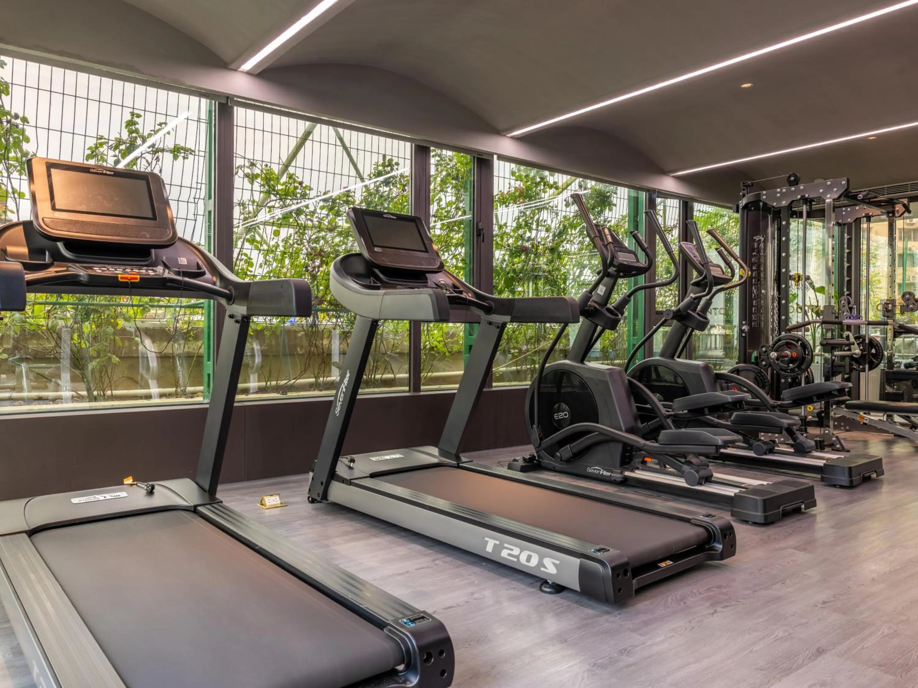 Fitness centre/facilities in 西安钟楼枫渡酒店永兴坊地铁站店