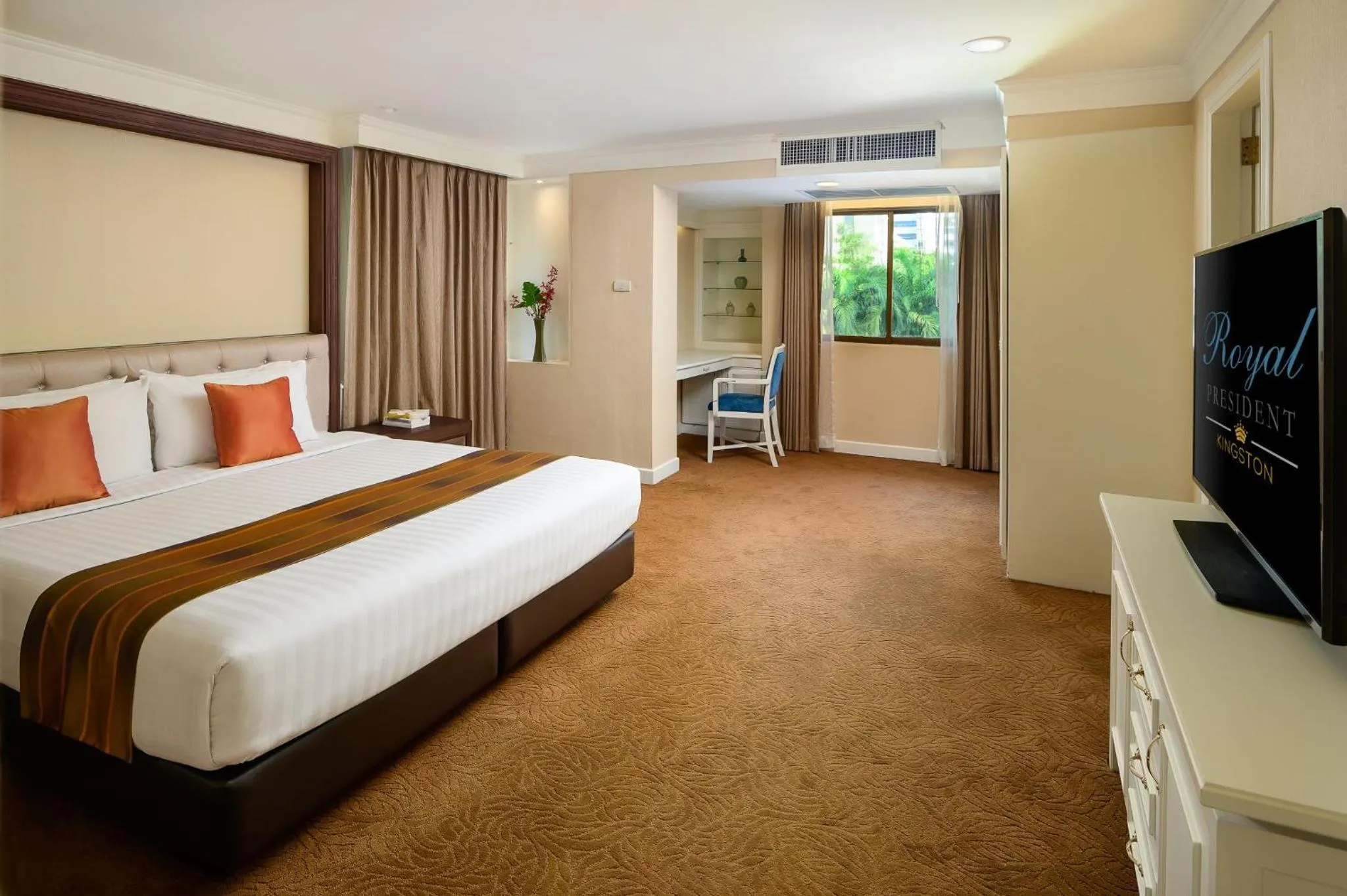 Bedroom in Court Wing Hotel Sukhumvit Bangkok